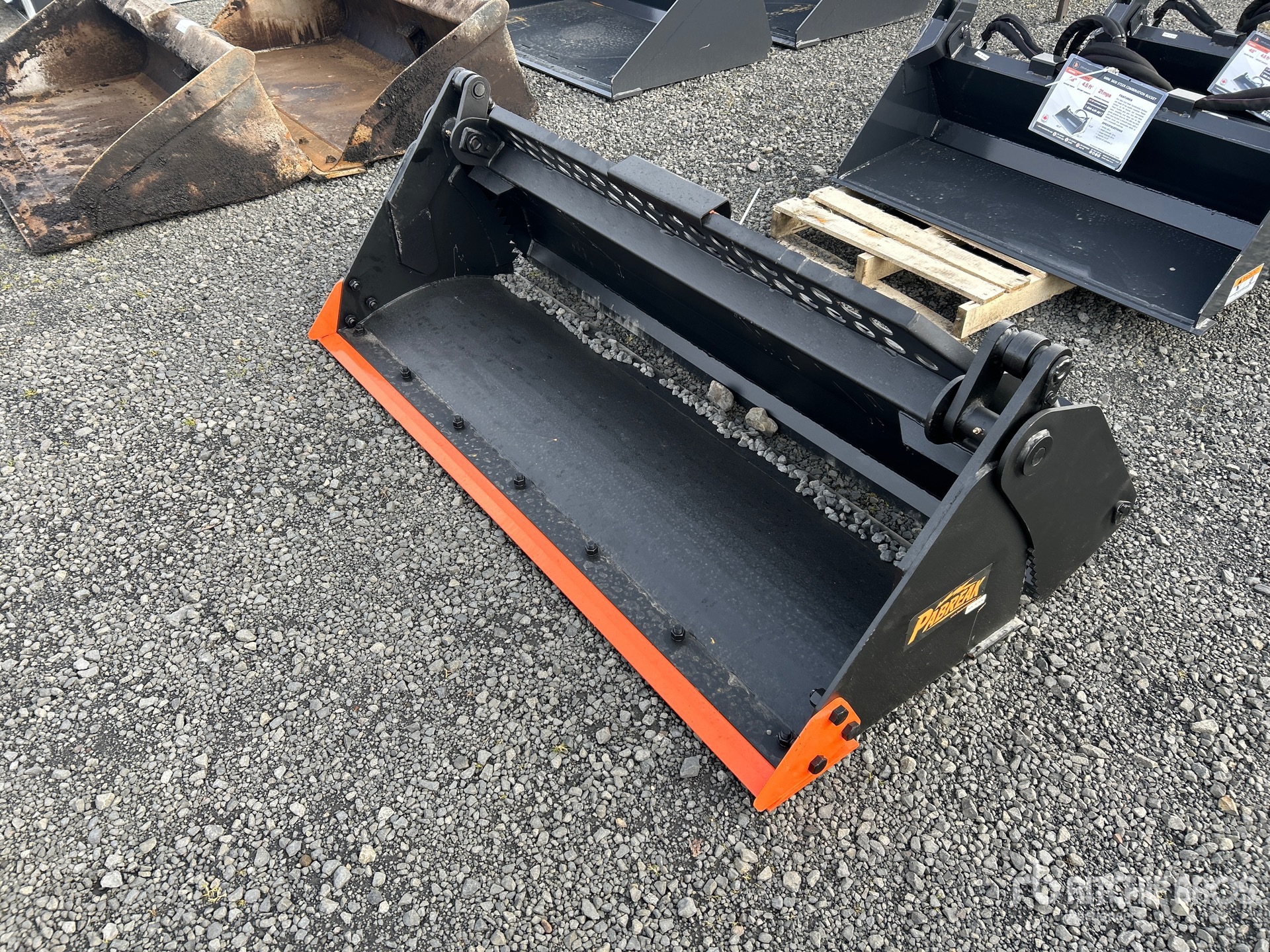 Aspect général with Image, coin avant gauche