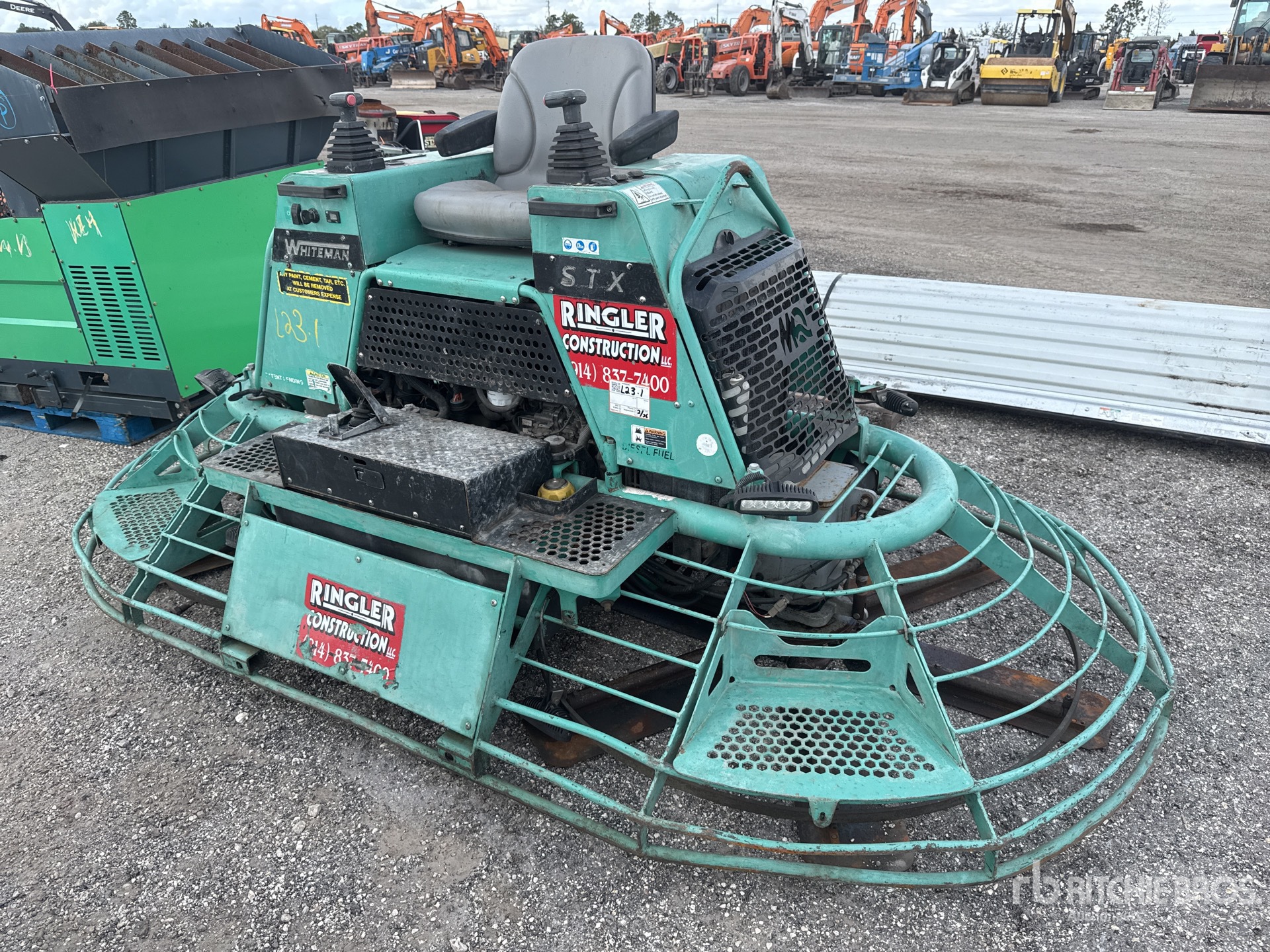 General Appearance with Bild, Ecke vorne rechts