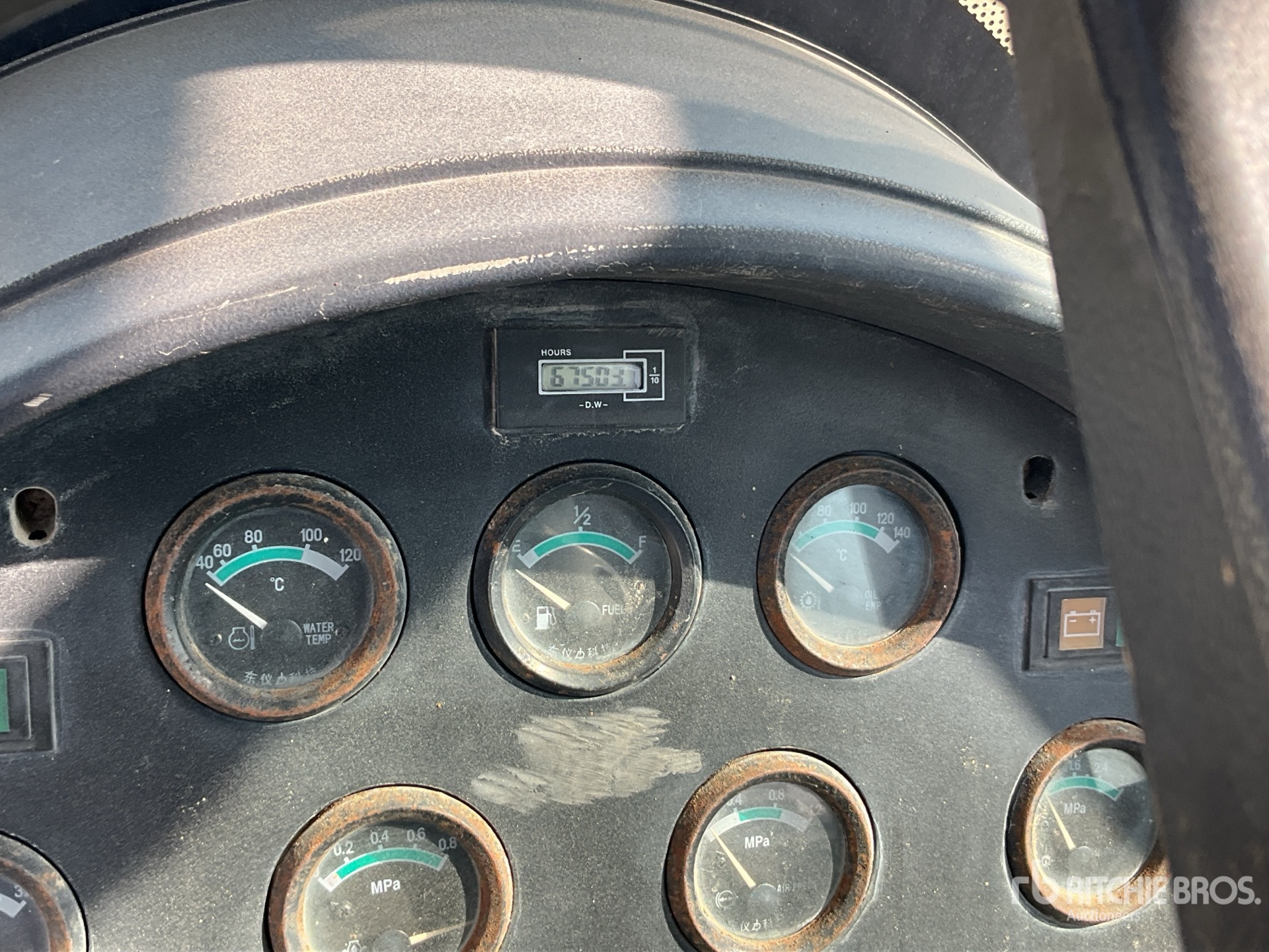 General Appearance with Hour Meter / Odometer