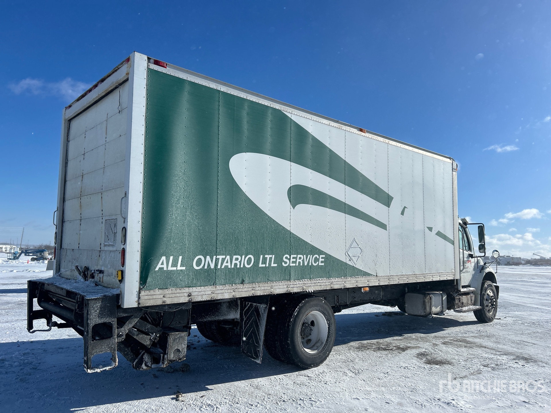 General Appearance with Bild, Ecke hinten rechts