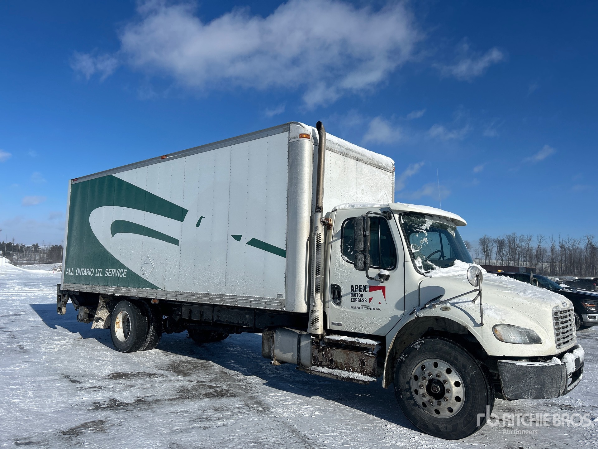 General Appearance with Bild, Ecke vorne rechts