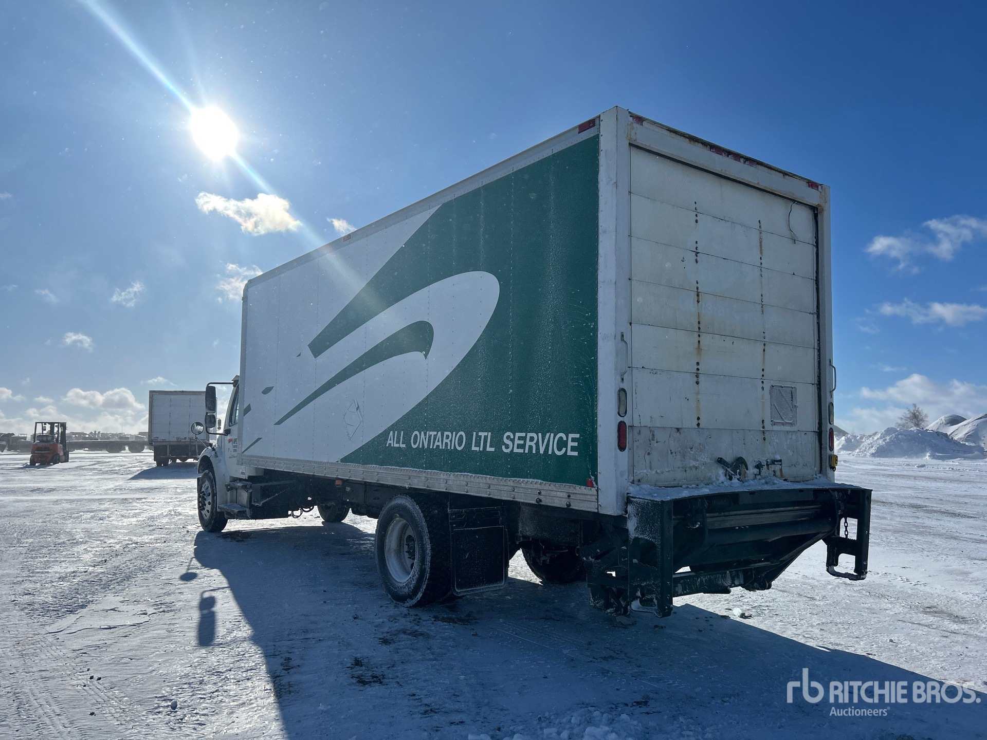 General Appearance with Bild, Ecke hinten links