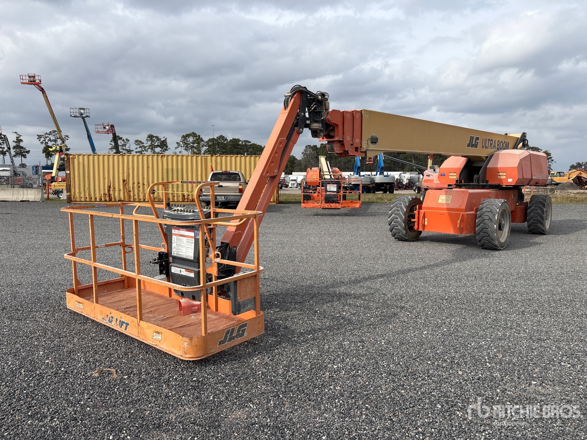 General Appearance with Foto, angolo anteriore sinistro