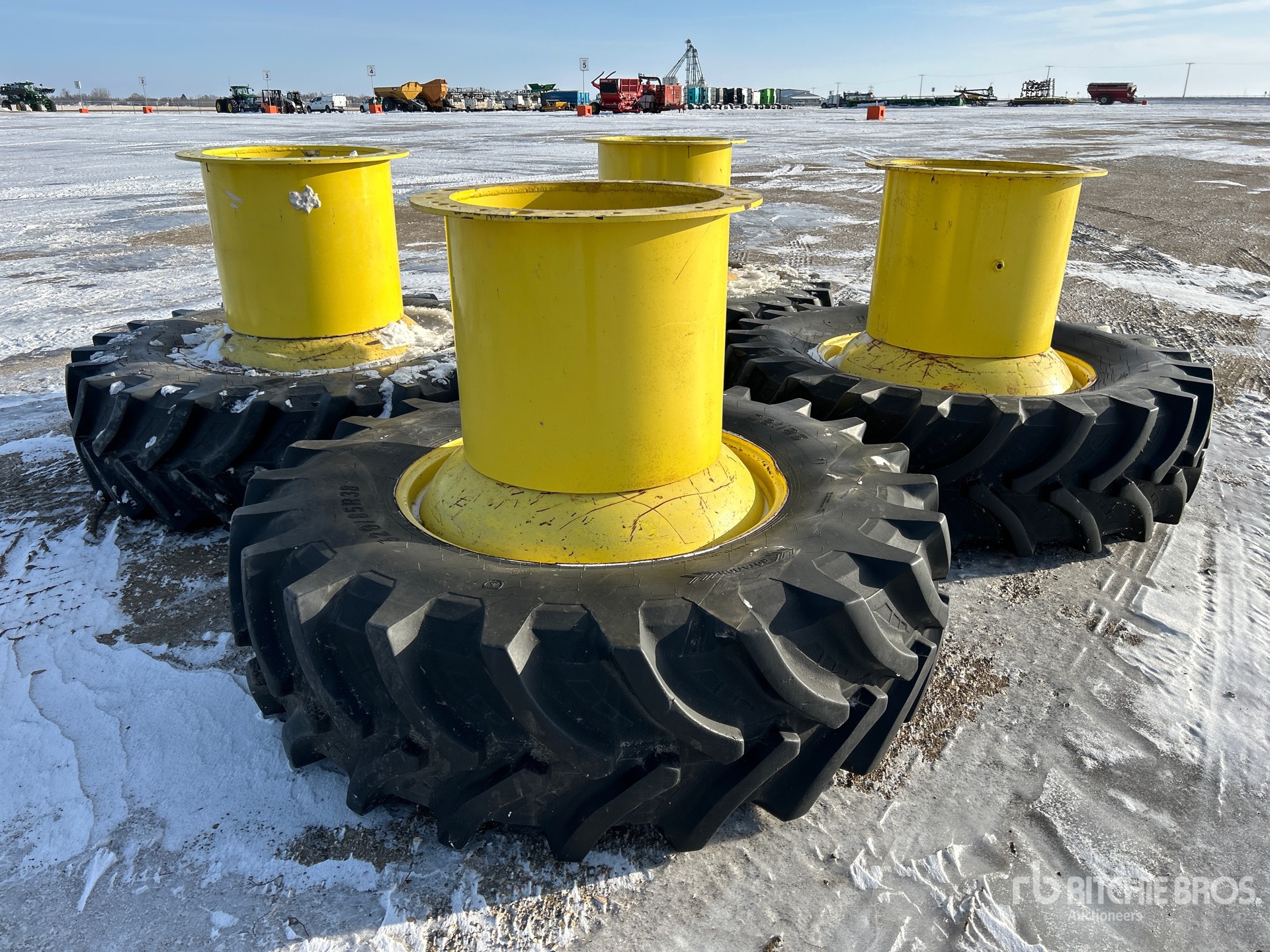 General Appearance with Foto, angolo anteriore sinistro