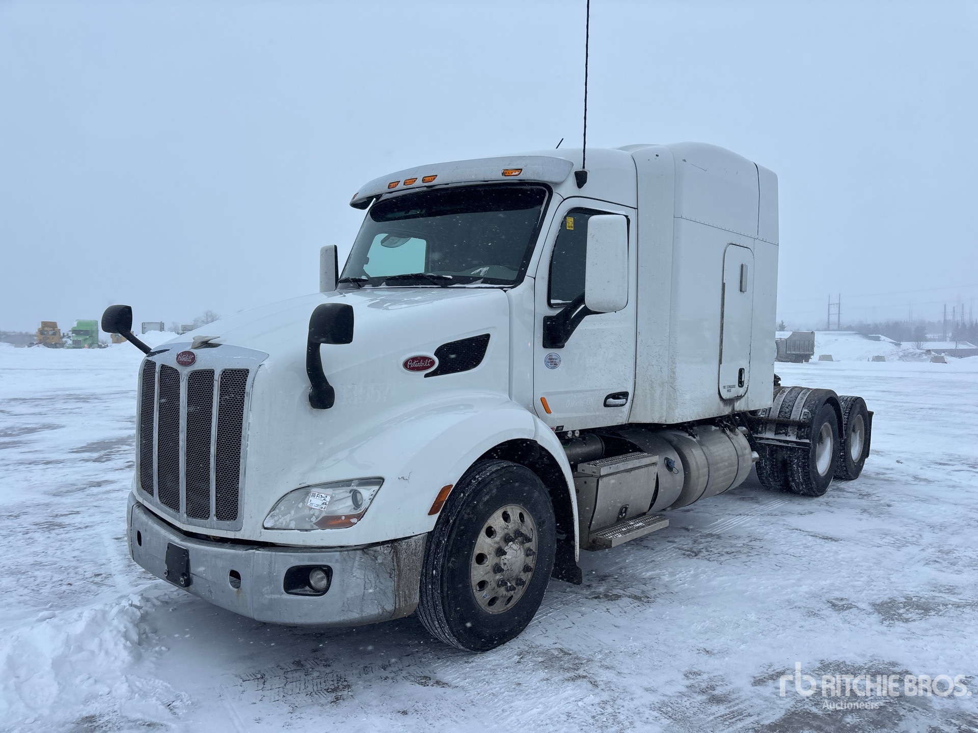 General Appearance with Foto, angolo anteriore sinistro