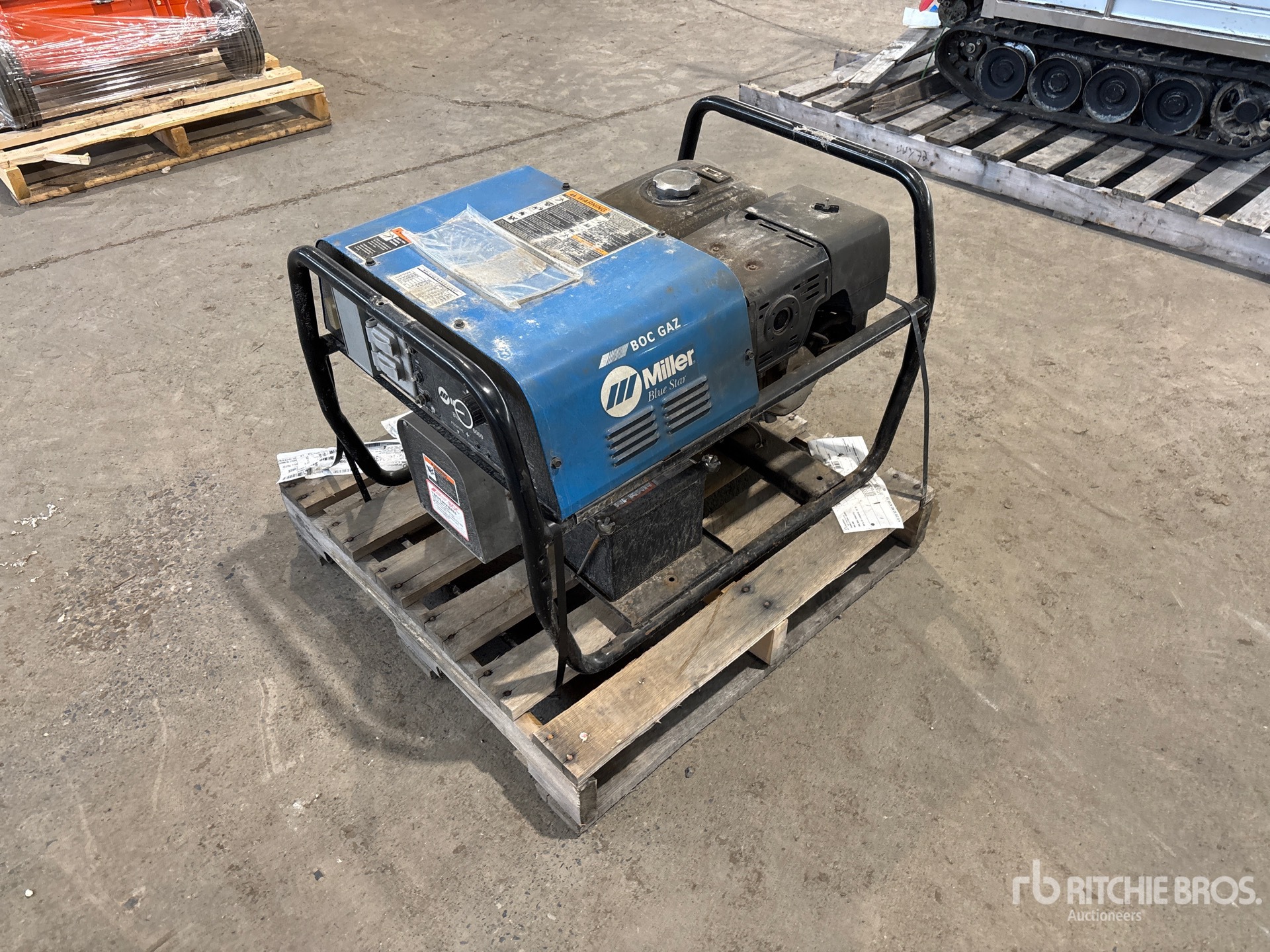 General Appearance with Foto, angolo posteriore sinistro