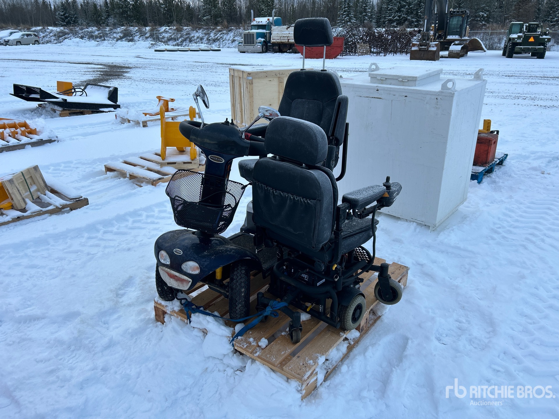 General Appearance with Picture, Left Front Corner