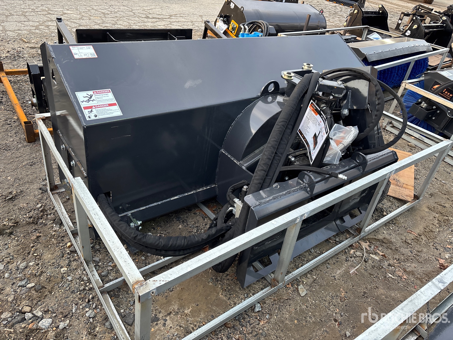 General Appearance with Foto, angolo posteriore sinistro