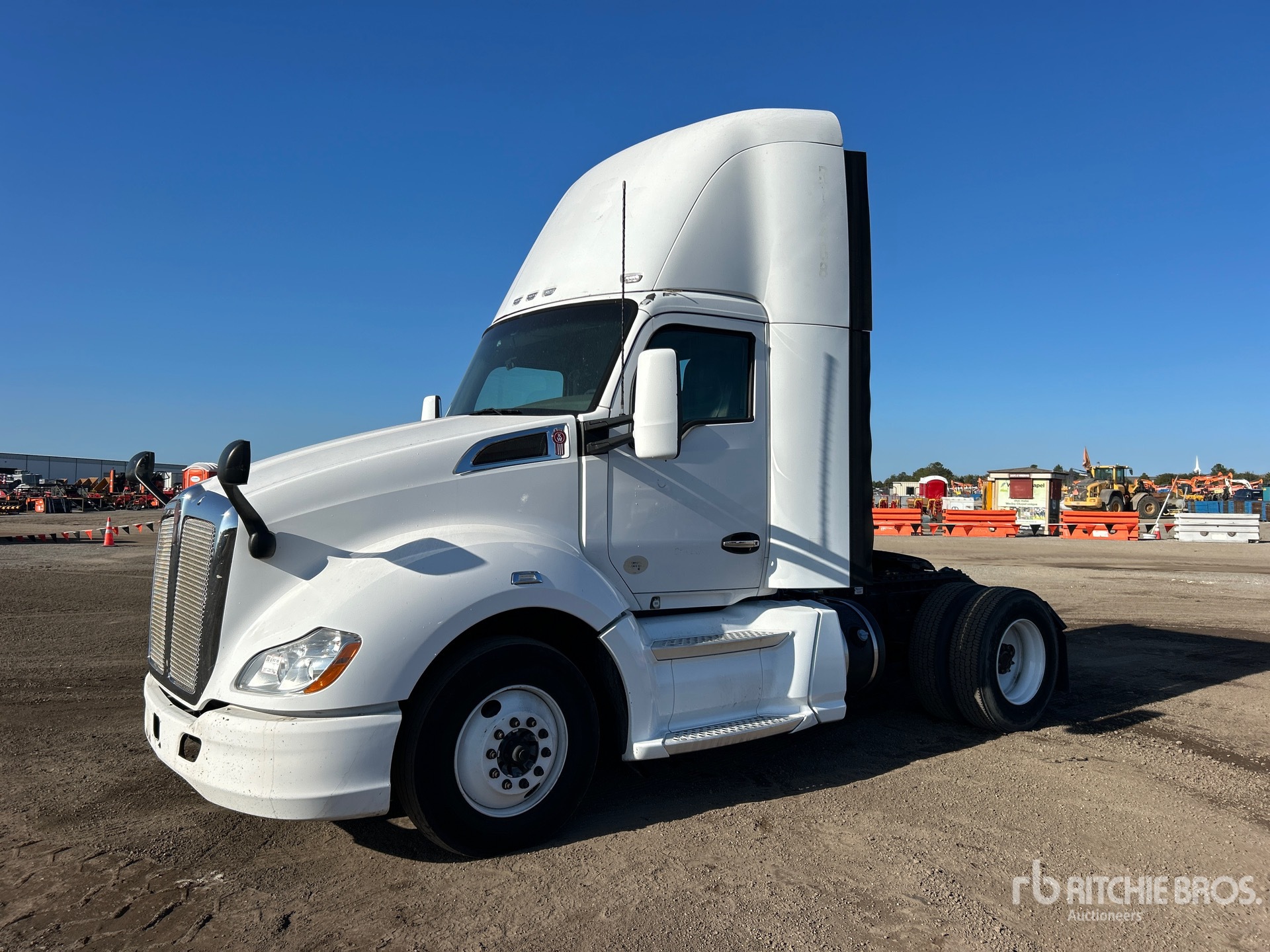 General Appearance with Foto, angolo anteriore sinistro