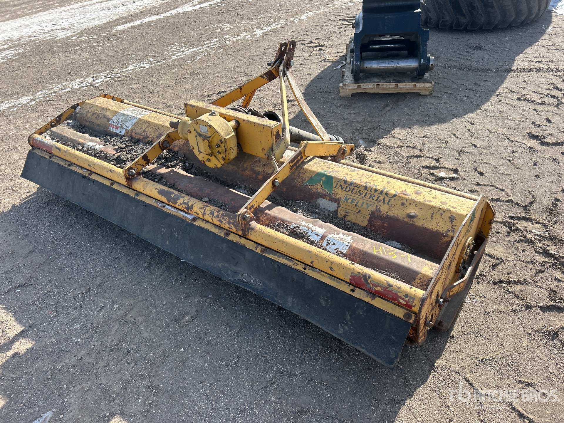 General Appearance with Bild, Ecke vorne links