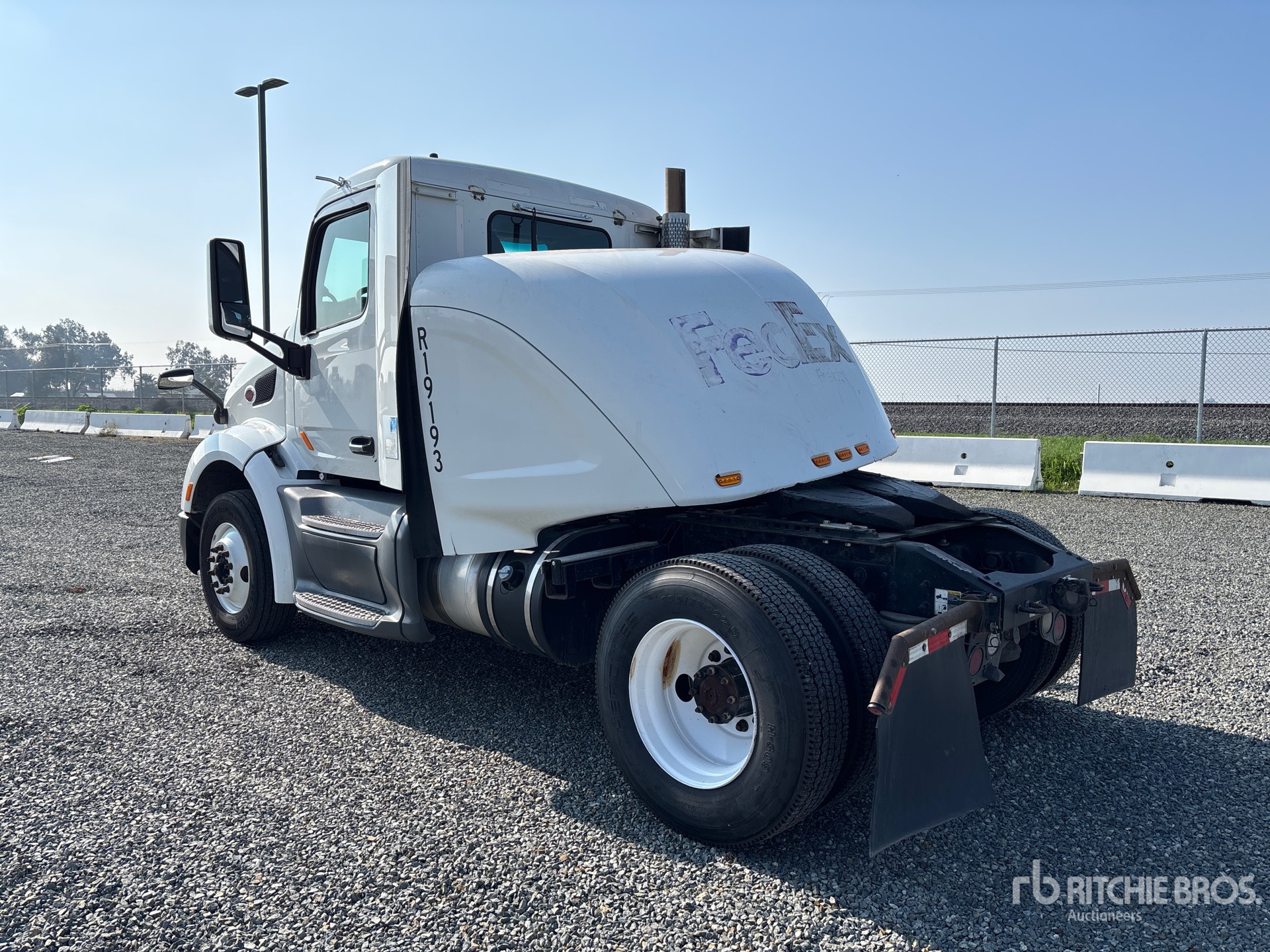 General Appearance with Bild, Ecke hinten links