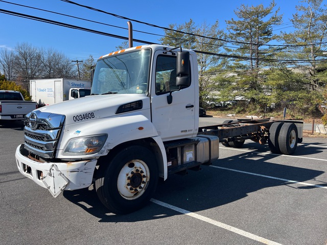 2017 Hino 338 4x2 Cab and Chassis 2017 Hino 338 4x2 Cab and Chassis