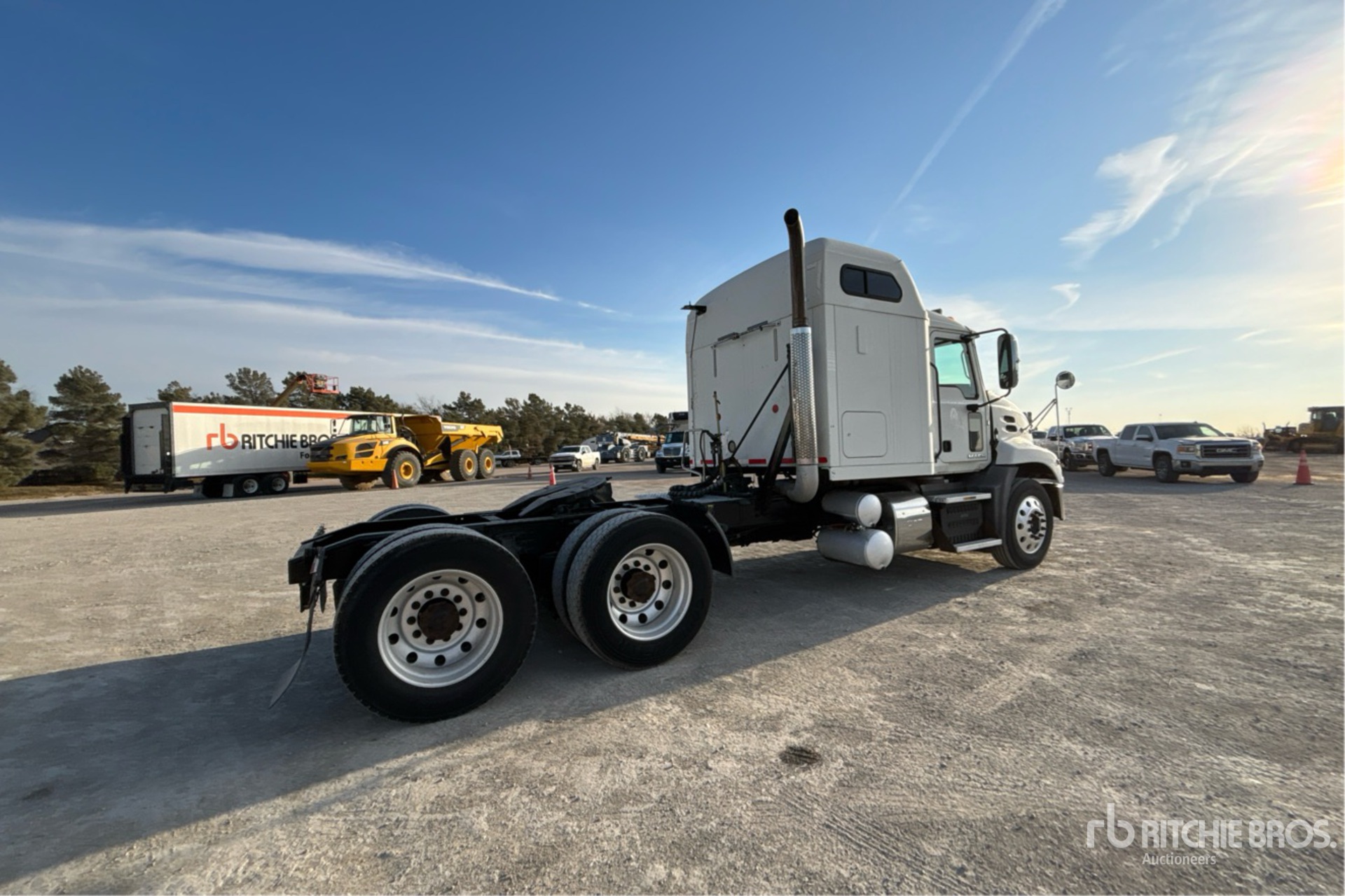 General Appearance with Imagen: esquina trasera derecha