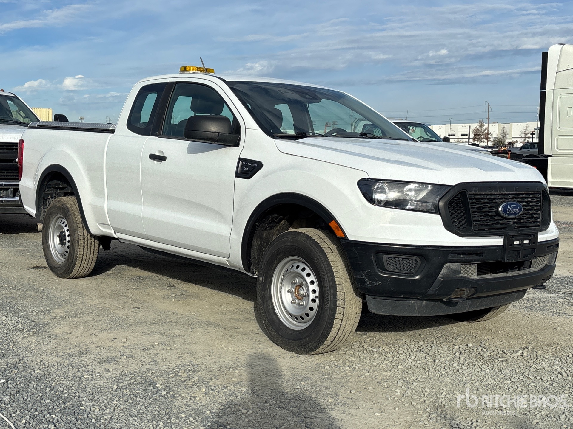 Aspect général with Image, coin avant droit