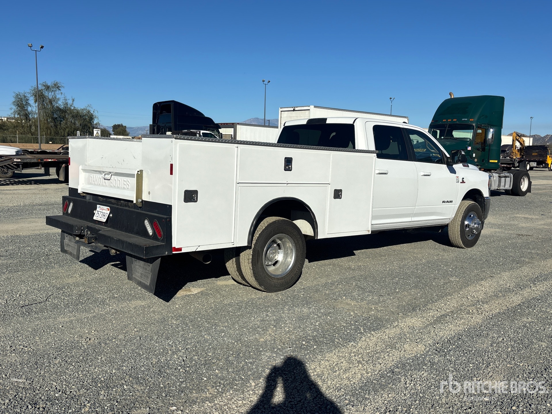 General Appearance with Picture, Right Rear Corner