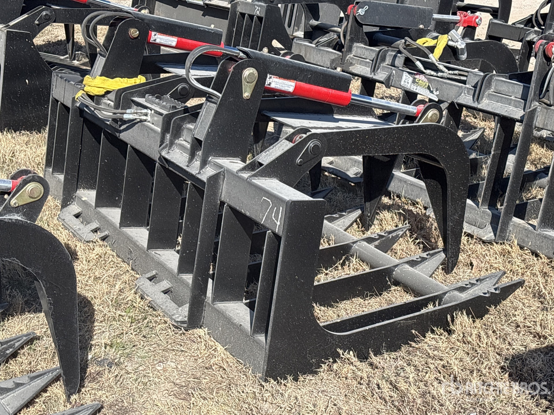 General Appearance with Bild, Ecke hinten rechts