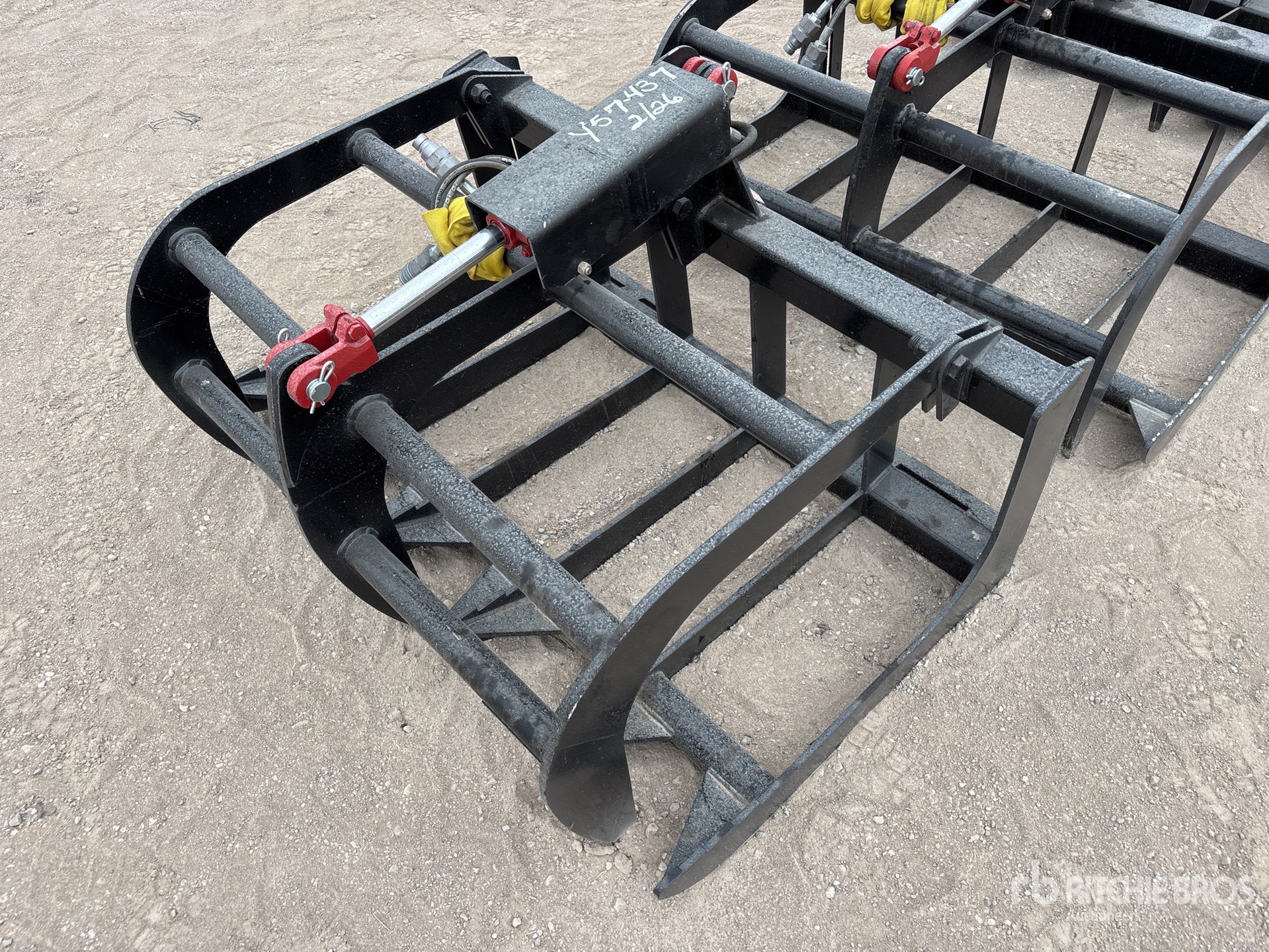 General Appearance with Bild, Ecke vorne links