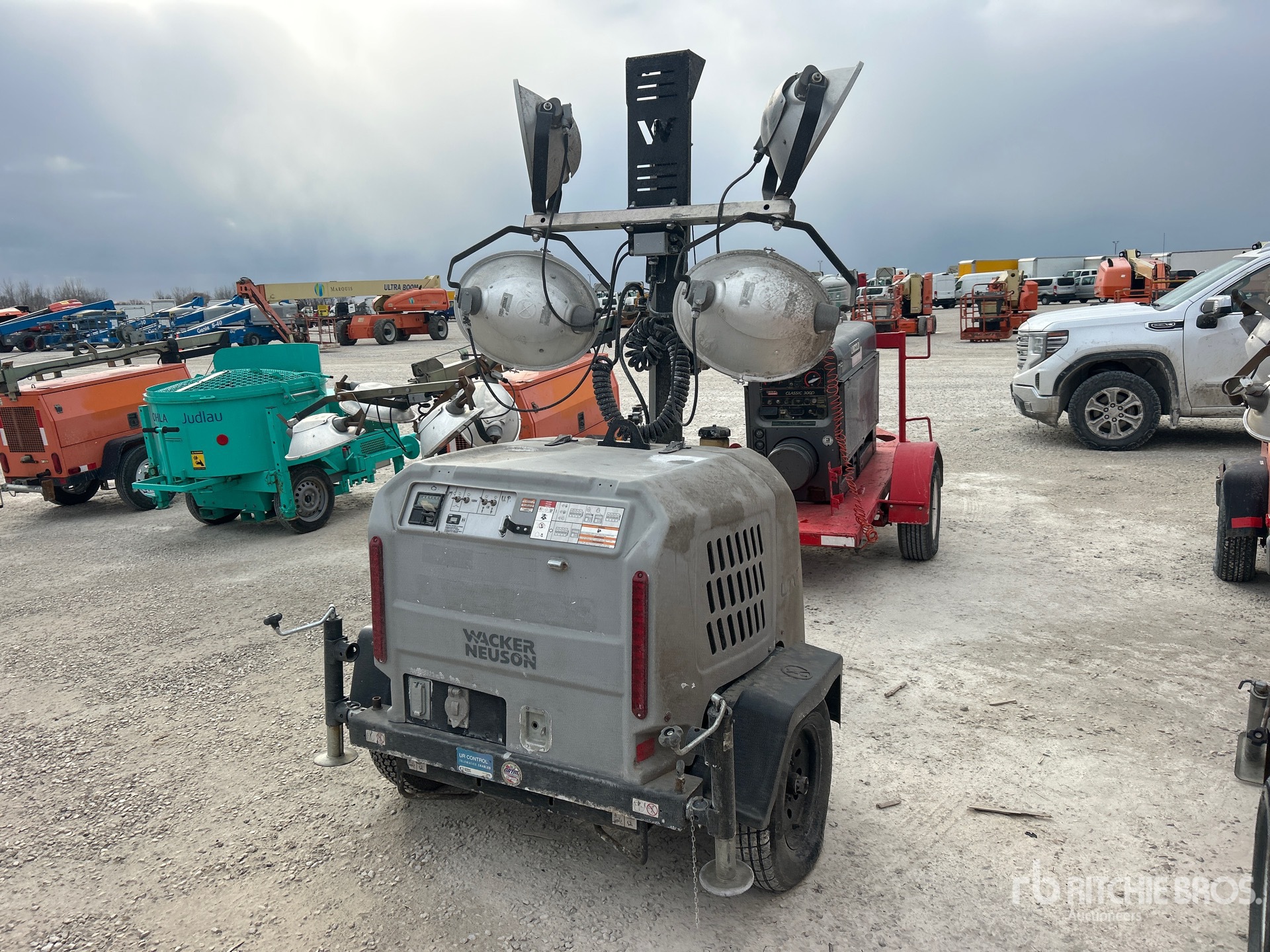 General Appearance with Picture, Right Rear Corner