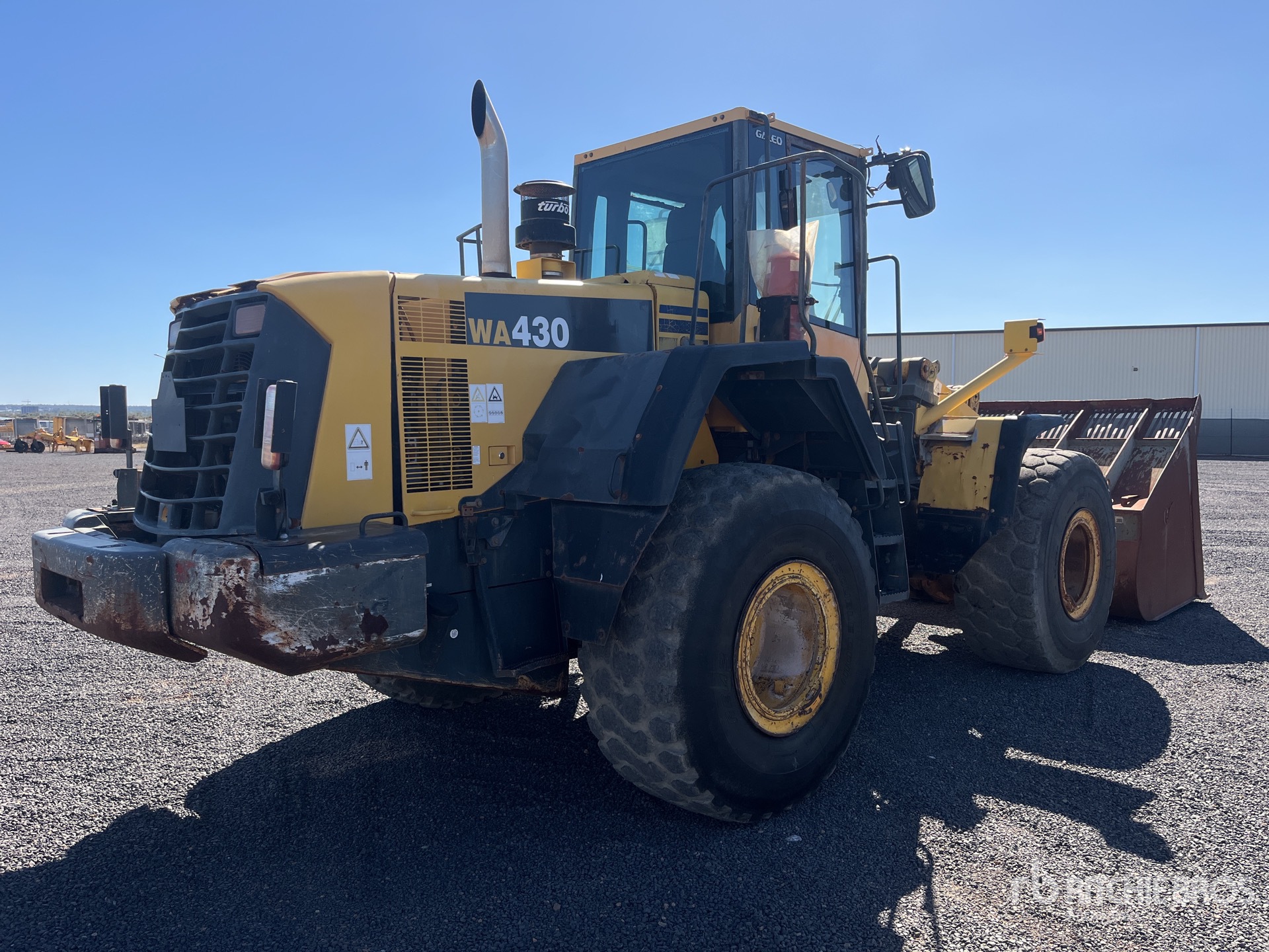 General Appearance with Foto, angolo anteriore sinistro