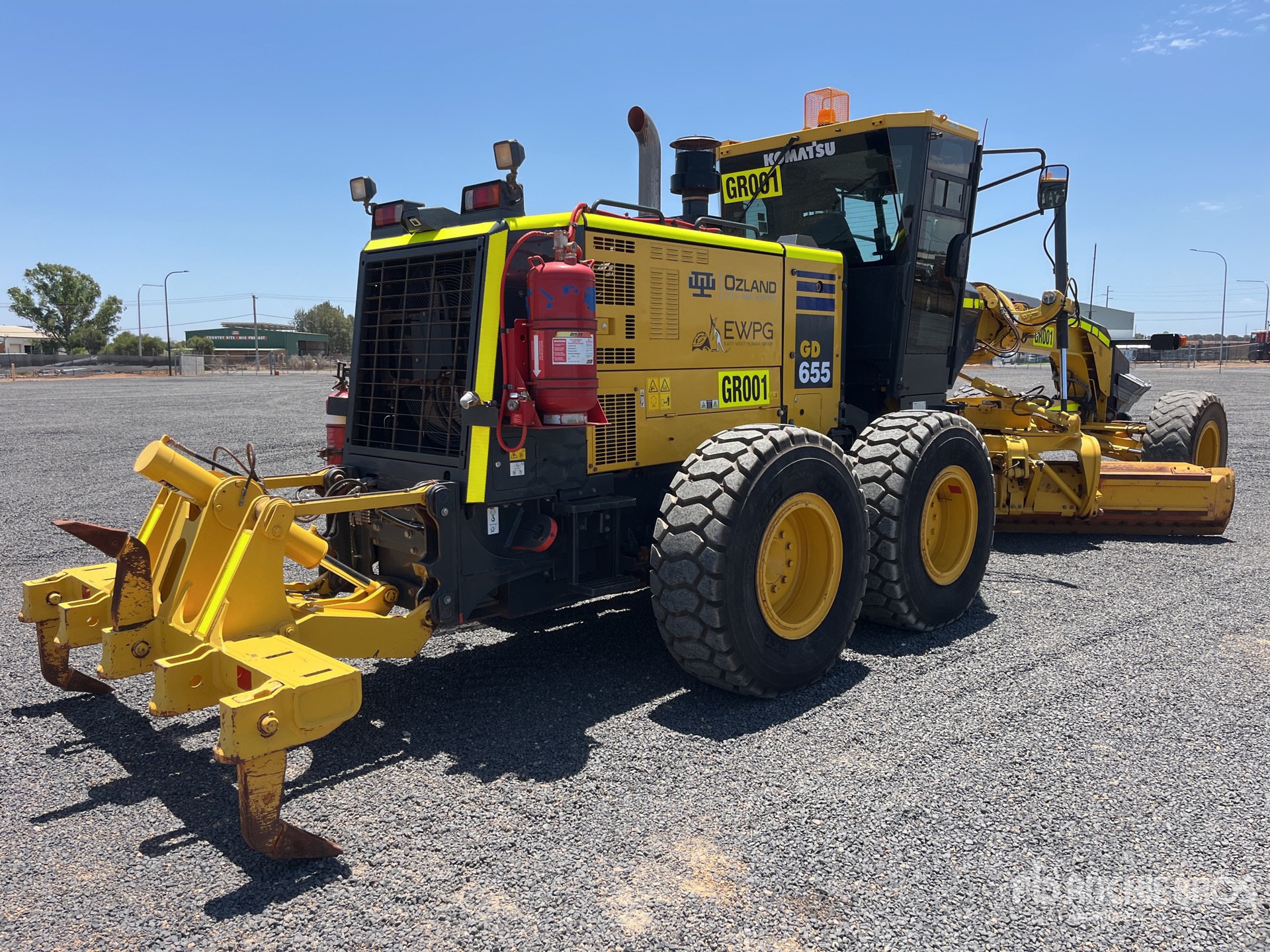 General Appearance with Picture, Right Rear Corner