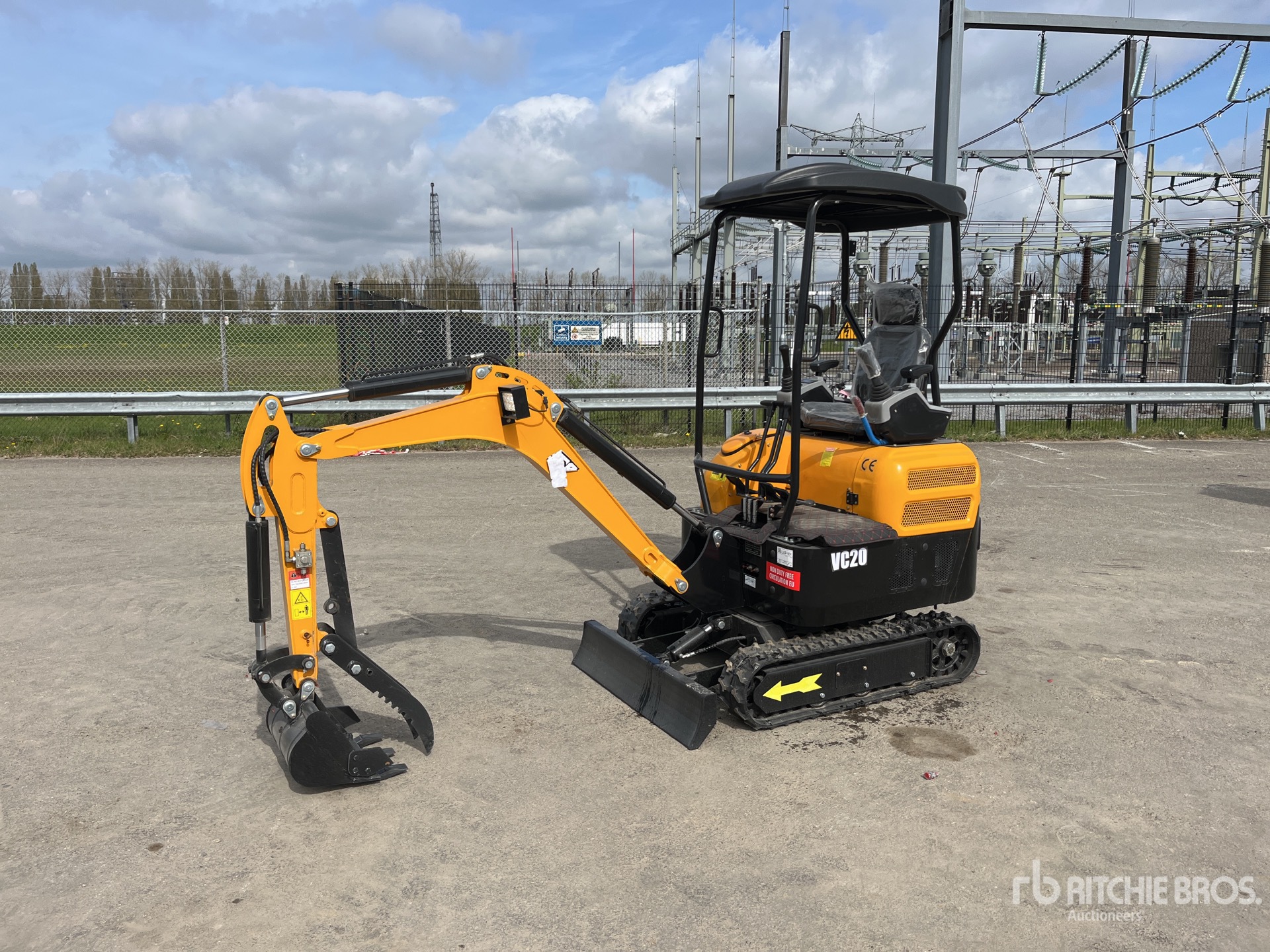 General Appearance with Picture, Left Front Corner