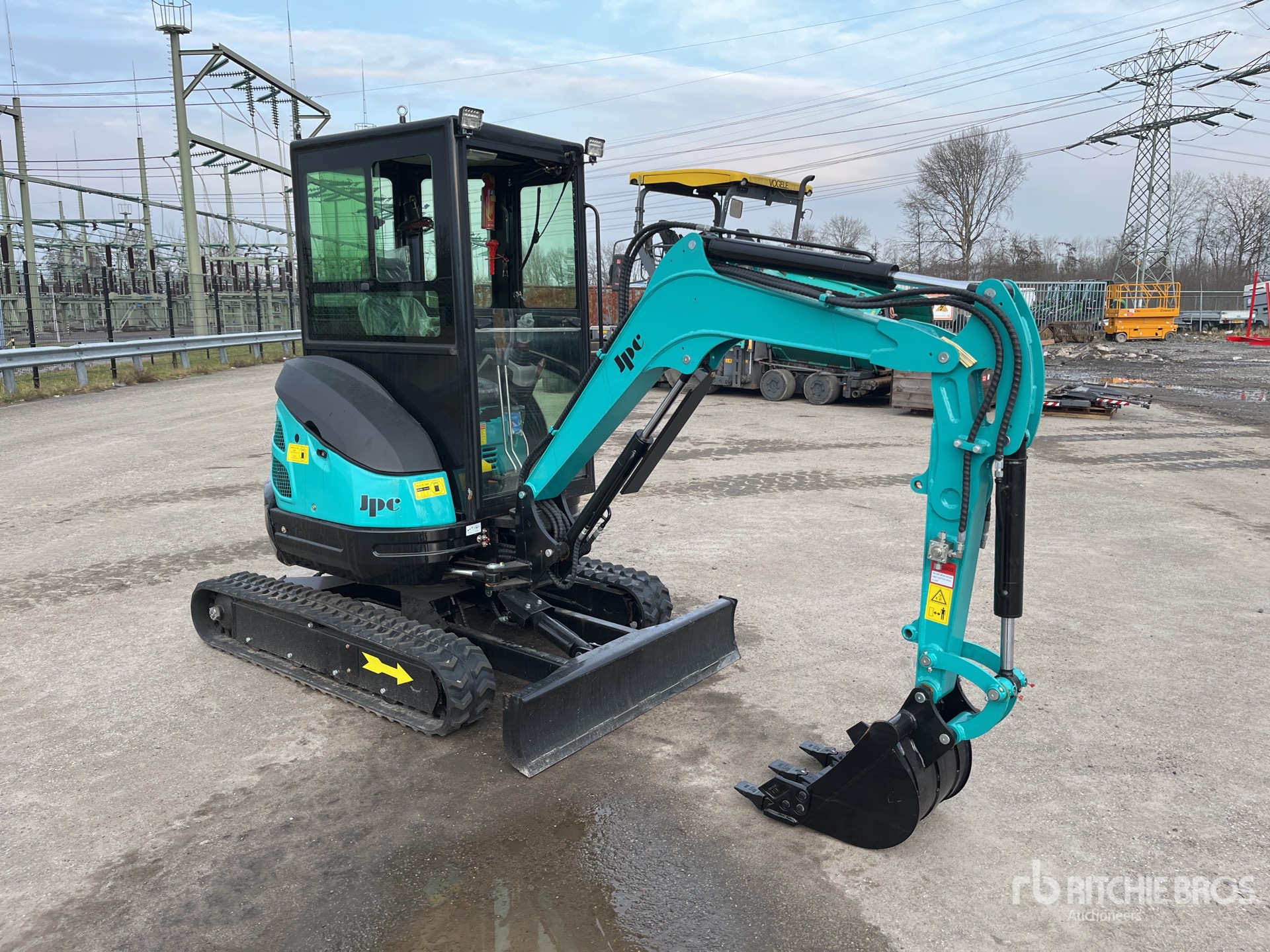 General Appearance with Picture, Right Front Corner