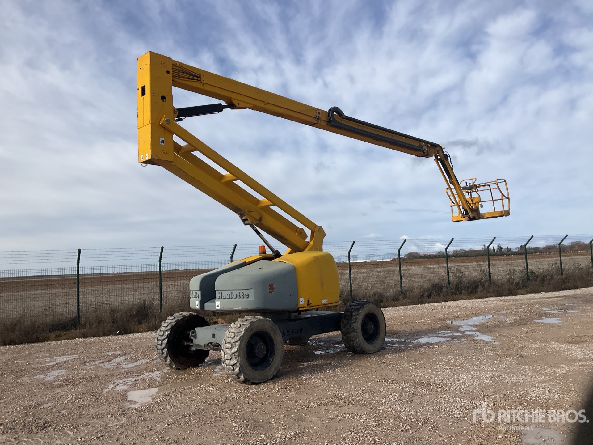 General Appearance with Foto, angolo anteriore sinistro