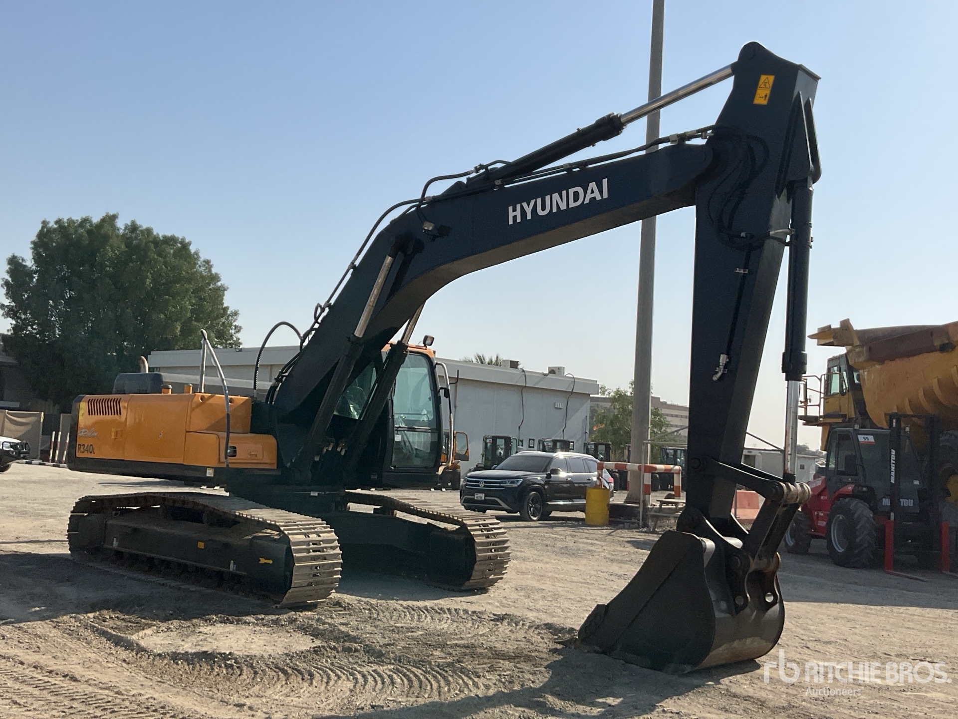 General Appearance with Picture, Right Front Corner