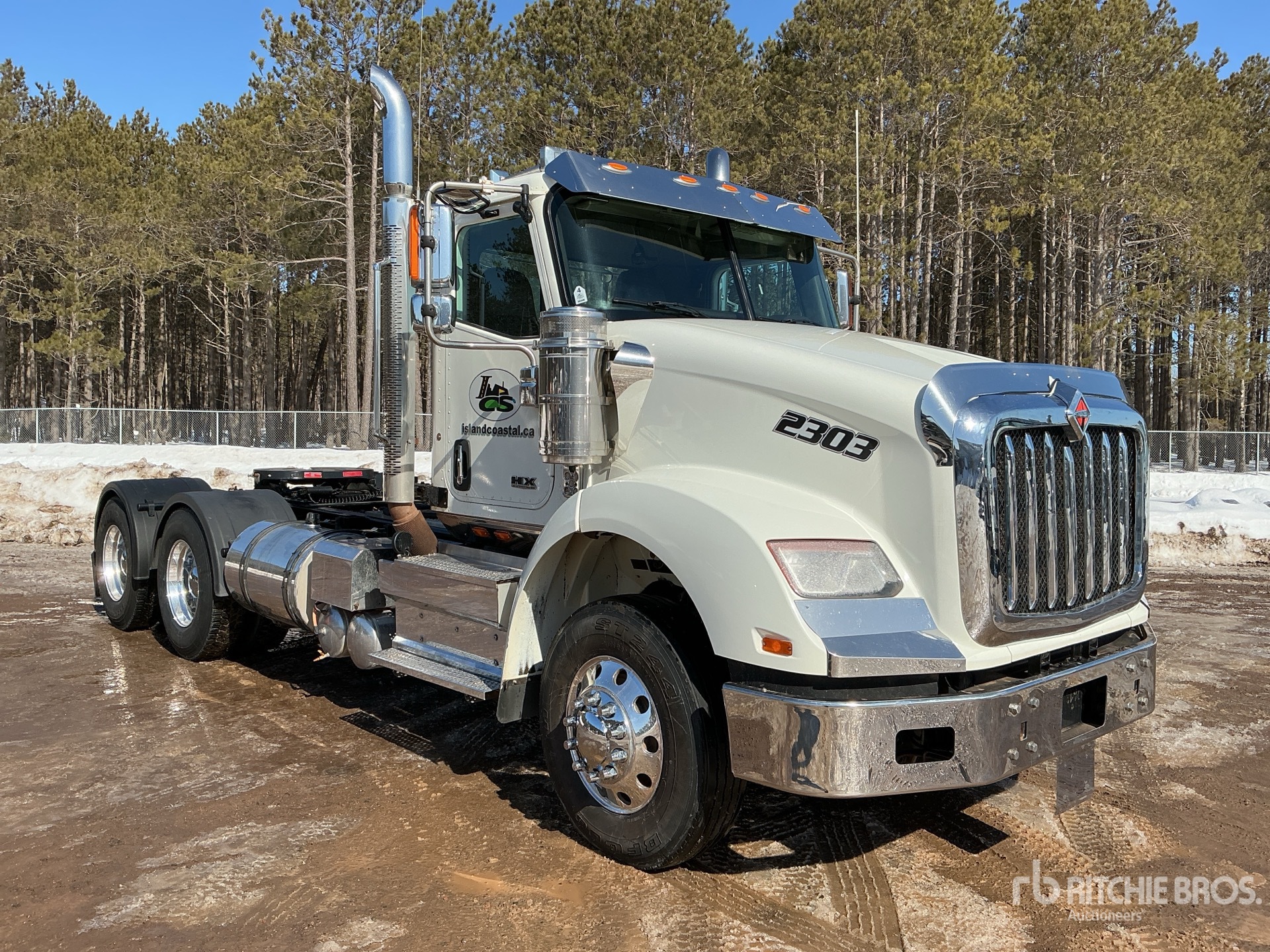 General Appearance with Picture, Right Front Corner