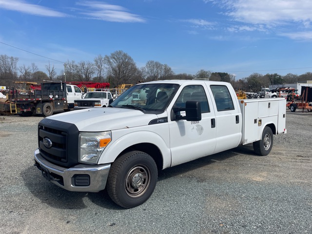 2015 Ford F-250 XL 4x2 Crew Cab Utility Truck