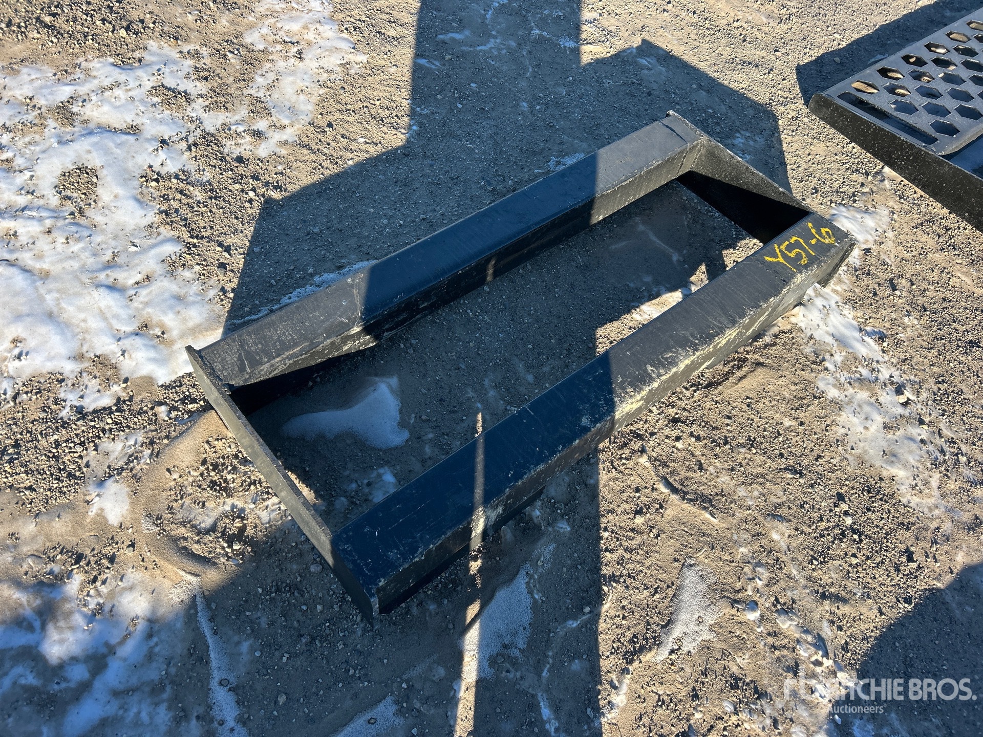 General Appearance with Image, coin avant droit