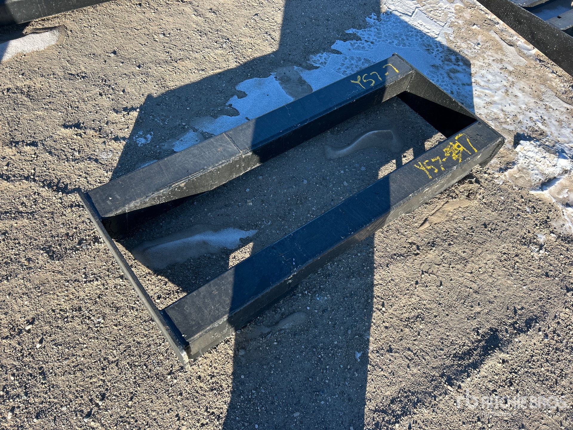 General Appearance with Image, coin avant droit