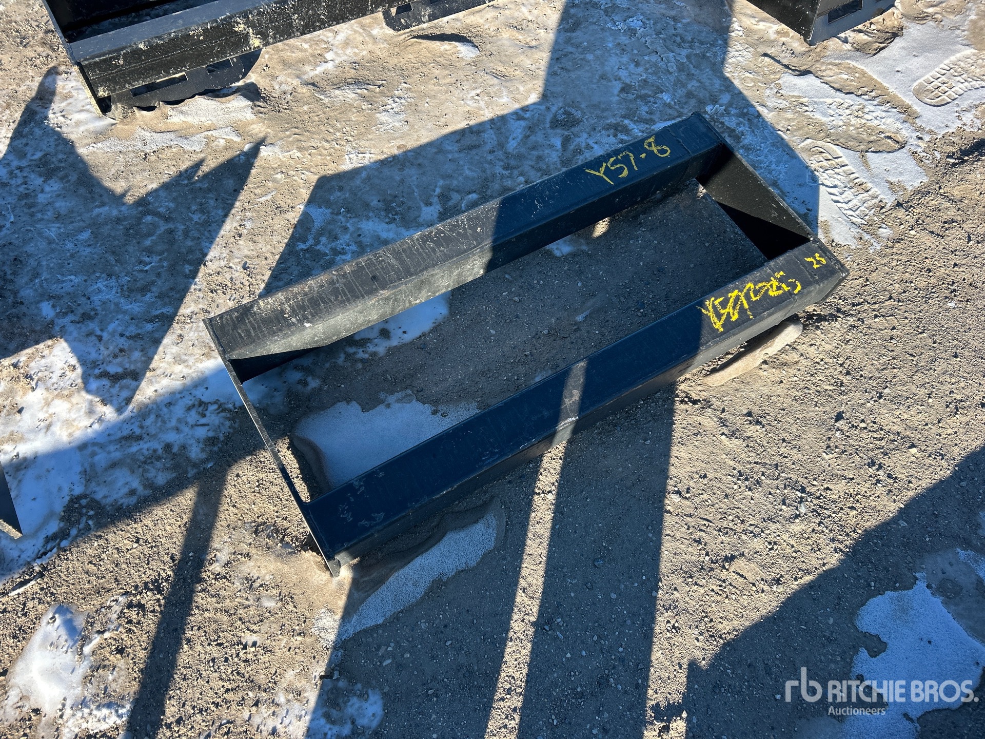 General Appearance with Image, coin avant droit