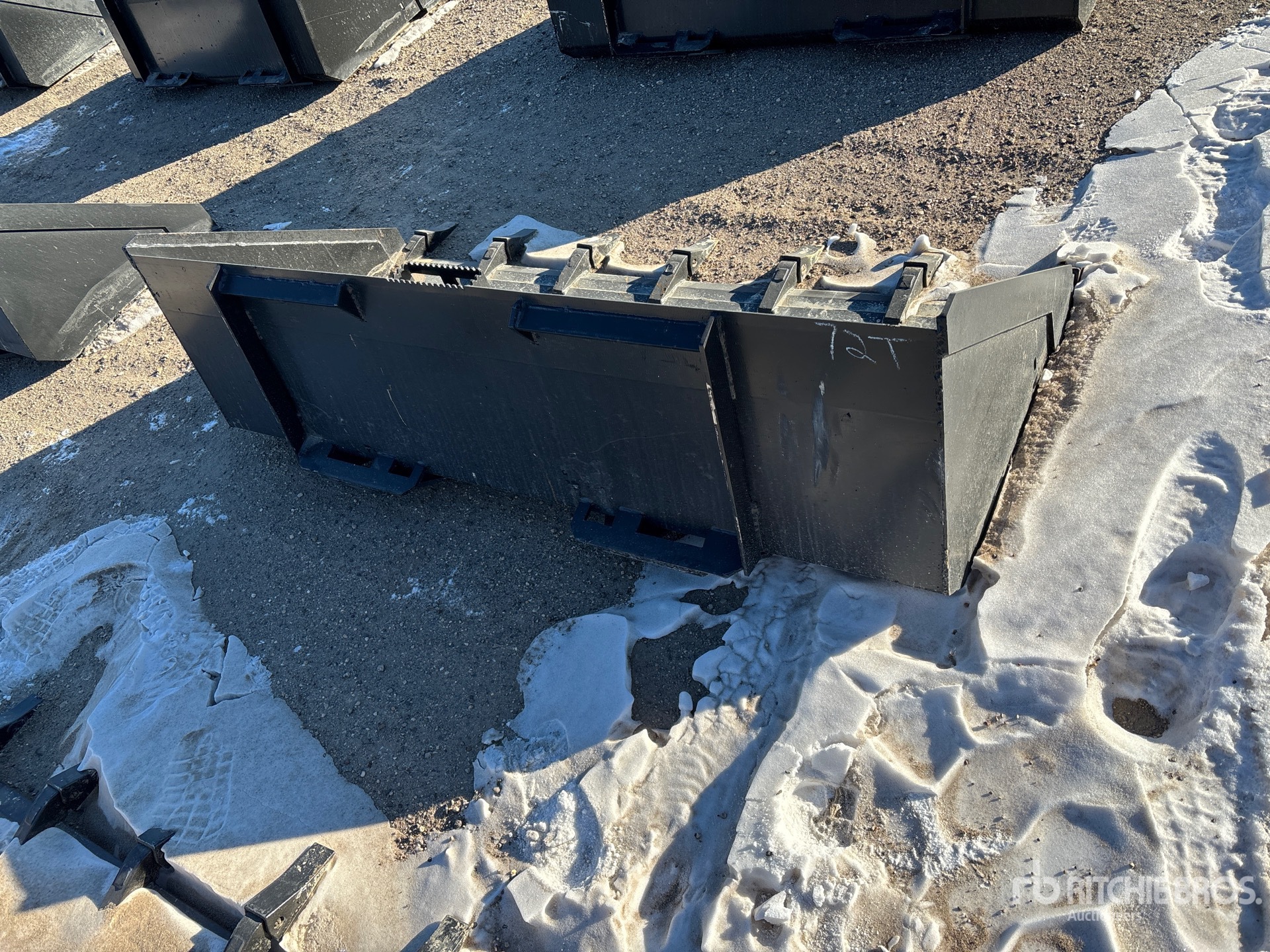 Aspect général with Image, coin arrière droit