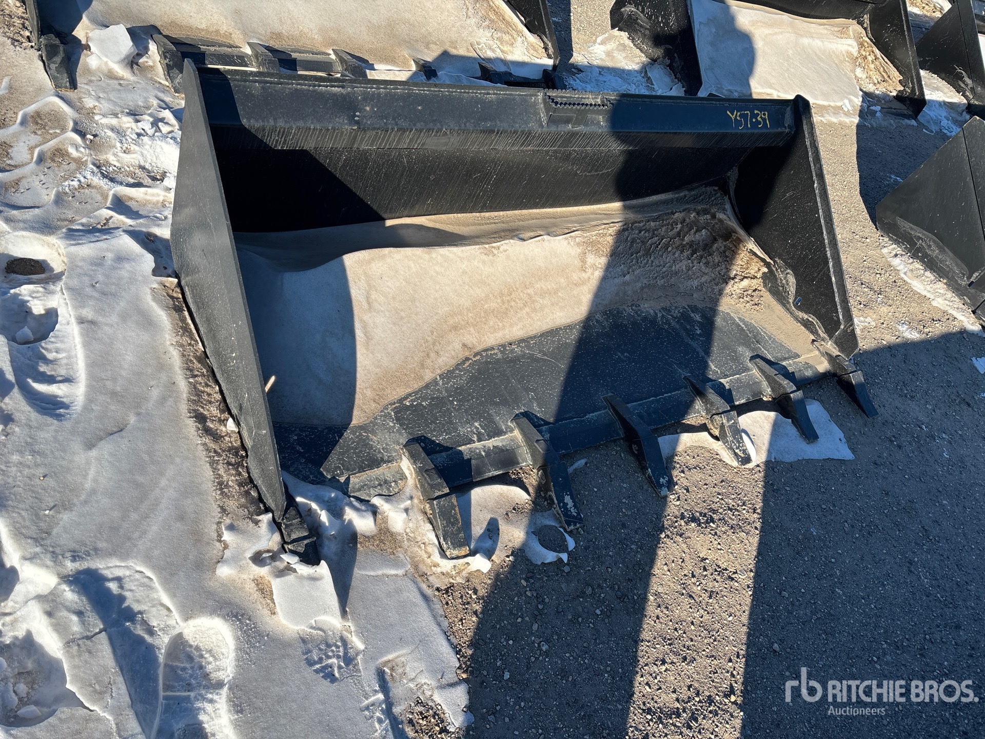 Aspect général with Image, coin avant droit