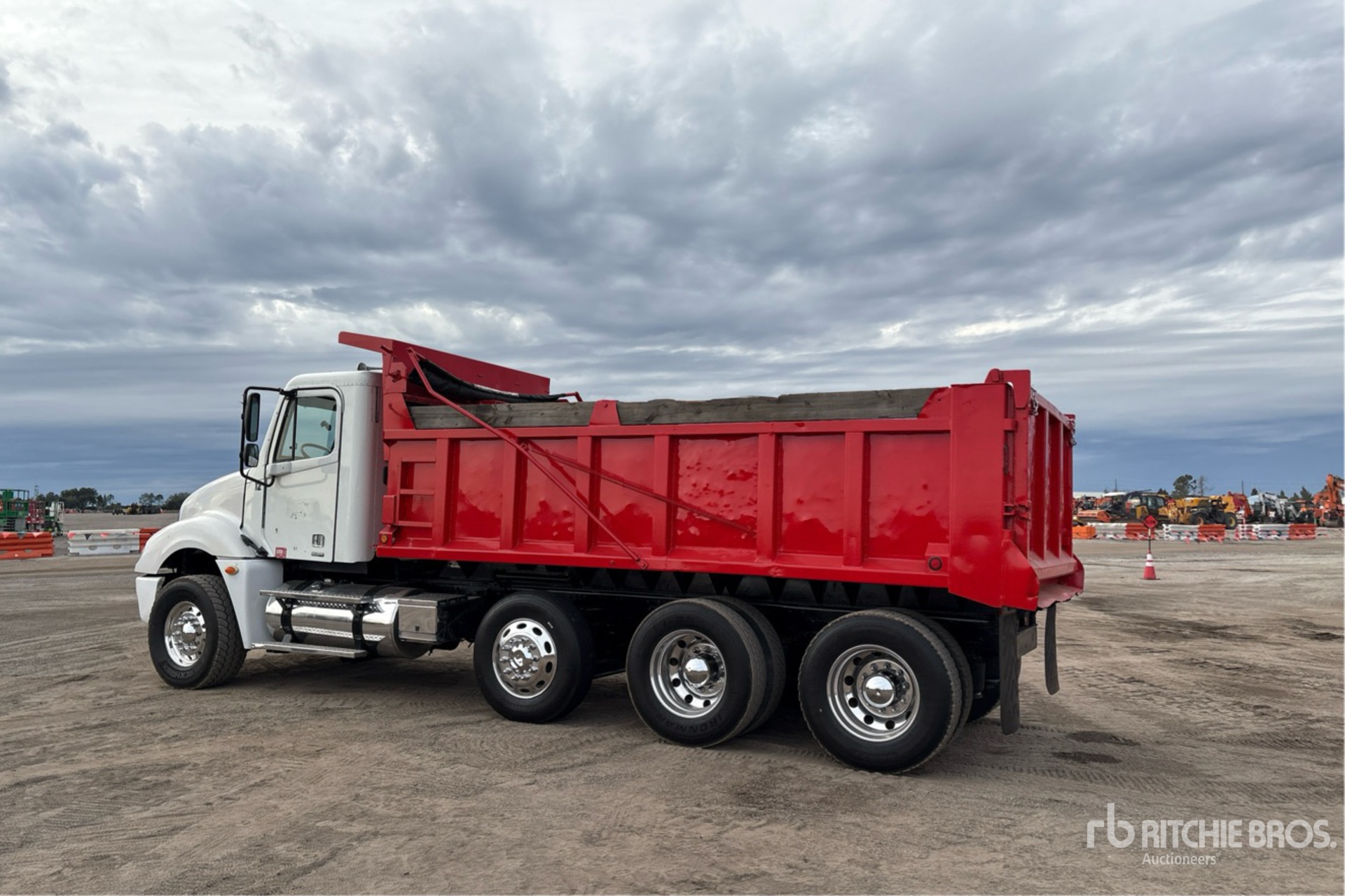 General Appearance with Bild, Ecke hinten links