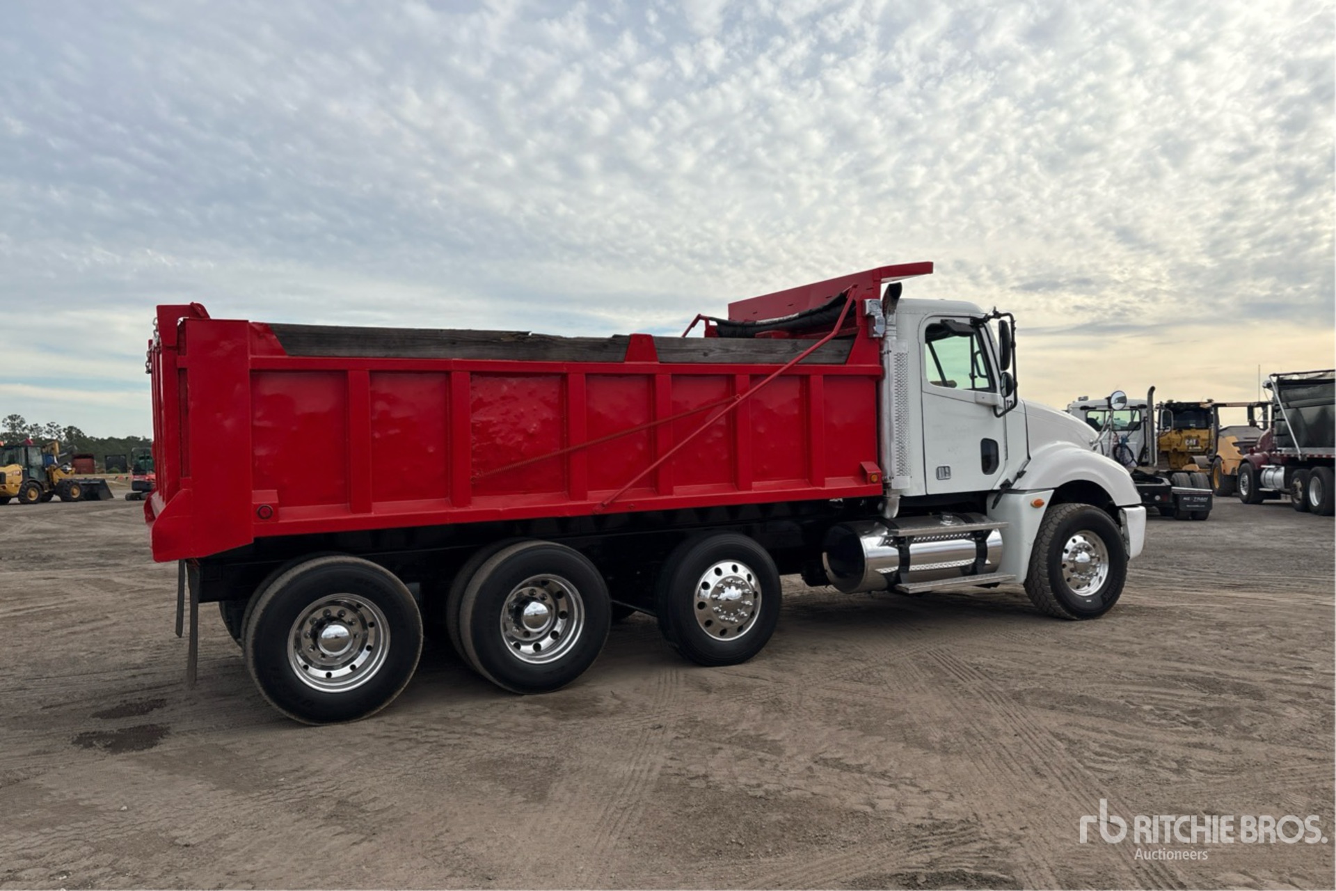 General Appearance with Bild, Ecke hinten rechts