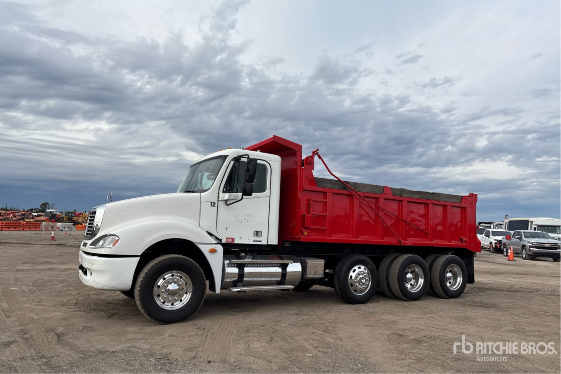 General Appearance with Bild, Ecke vorne links