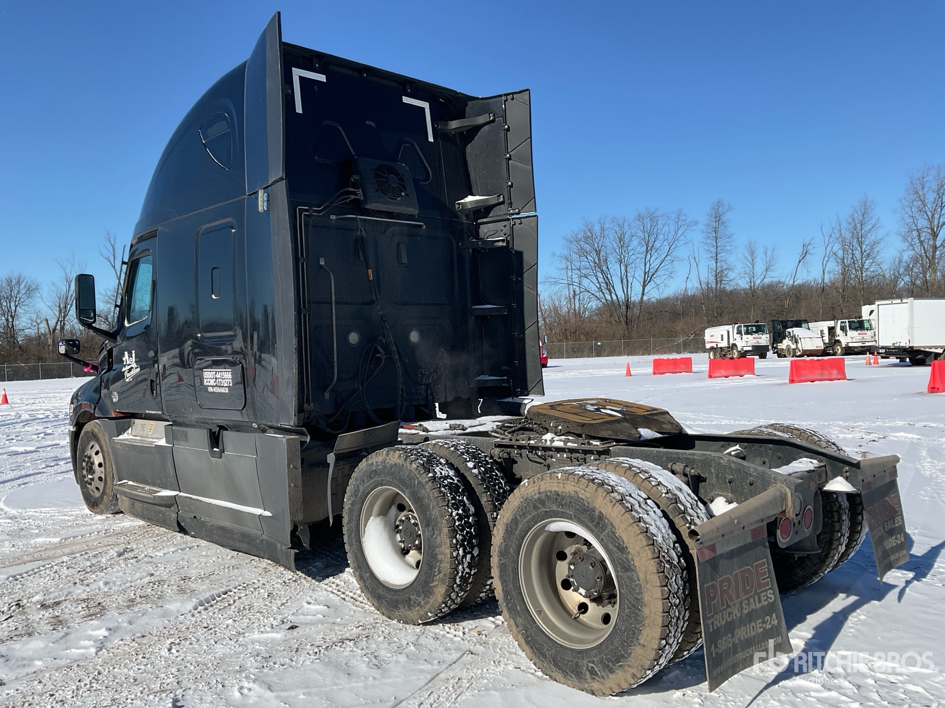 Aspect général with Image, coin arrière gauche