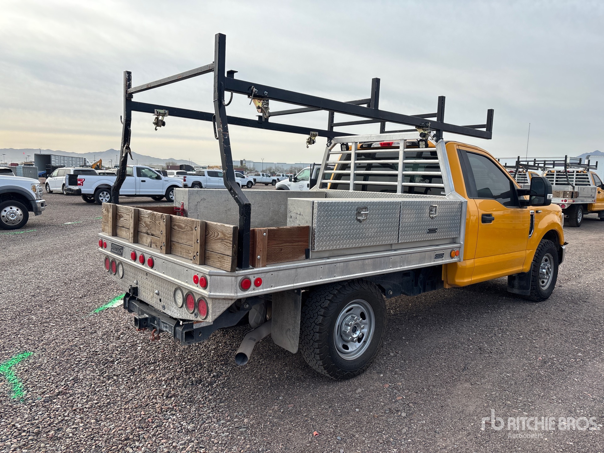 General Appearance with Imagen: esquina trasera derecha