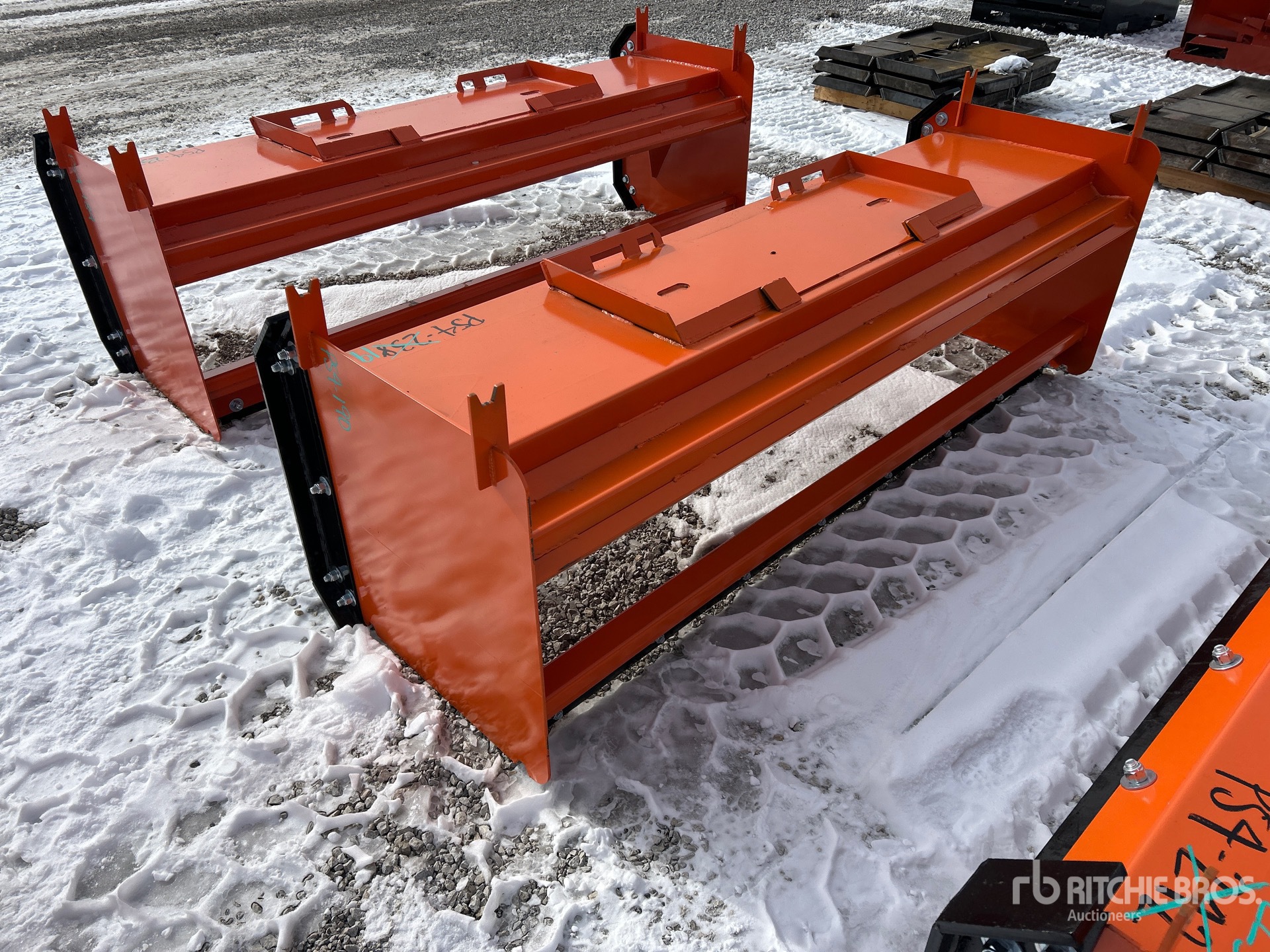 General Appearance with Bild, Ecke hinten links