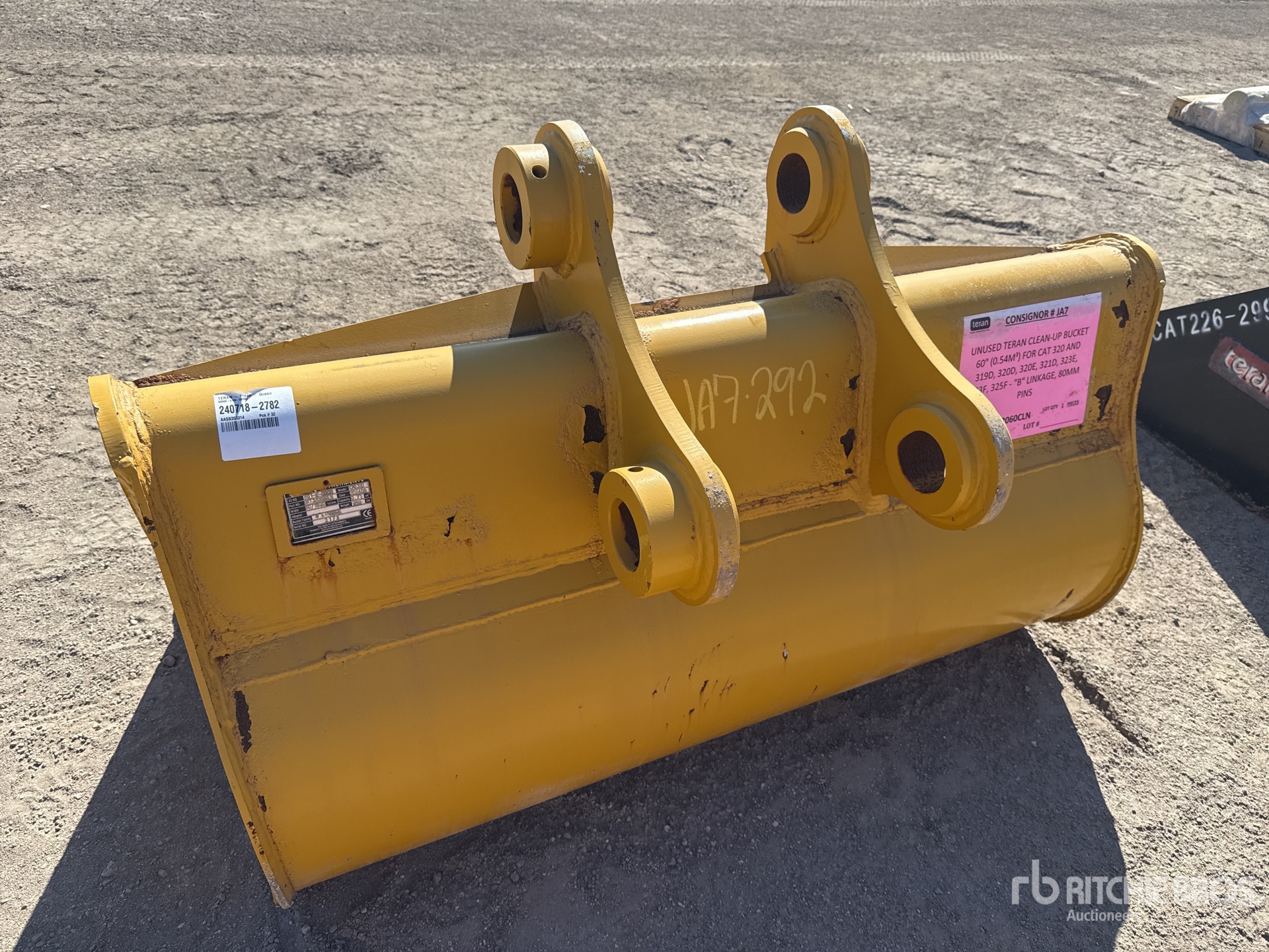 General Appearance with Foto, angolo posteriore sinistro