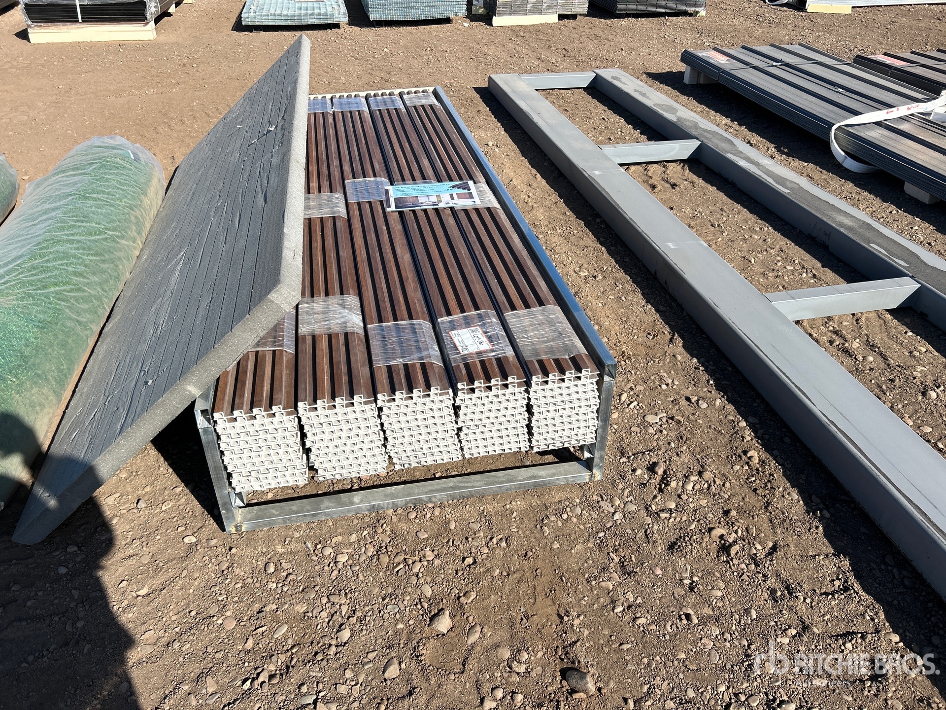 General Appearance with Featured Photo