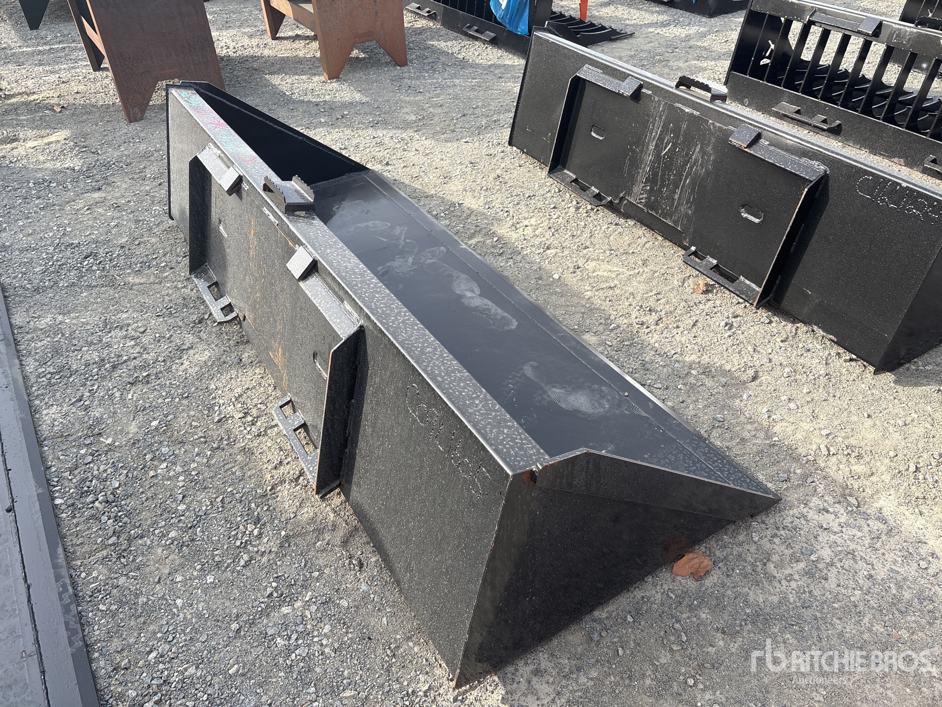 General Appearance with Bild, Ecke hinten rechts