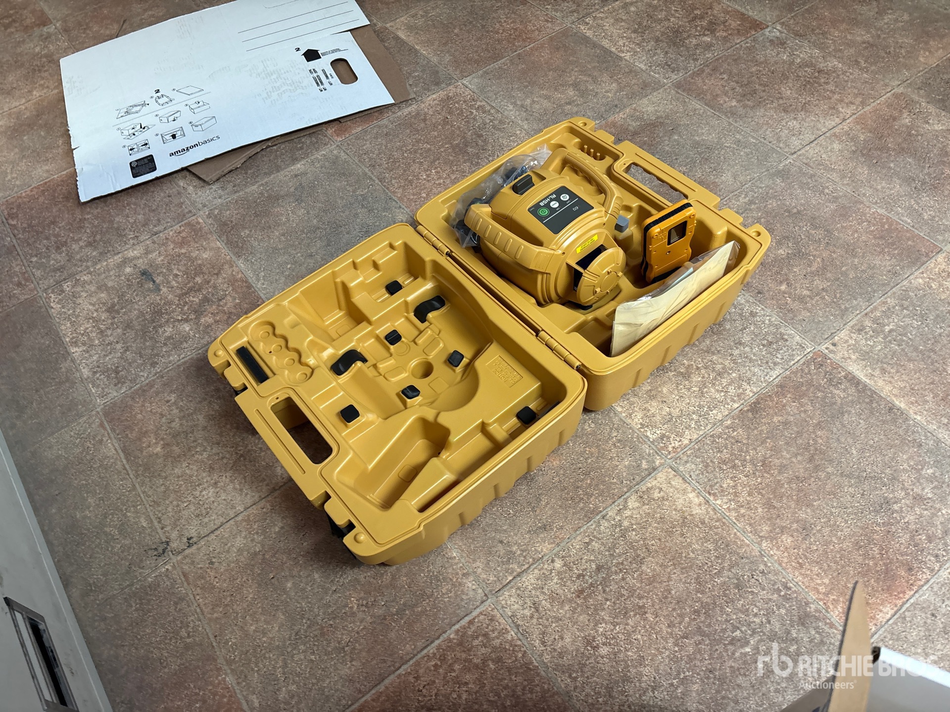 General Appearance with Image, coin avant droit