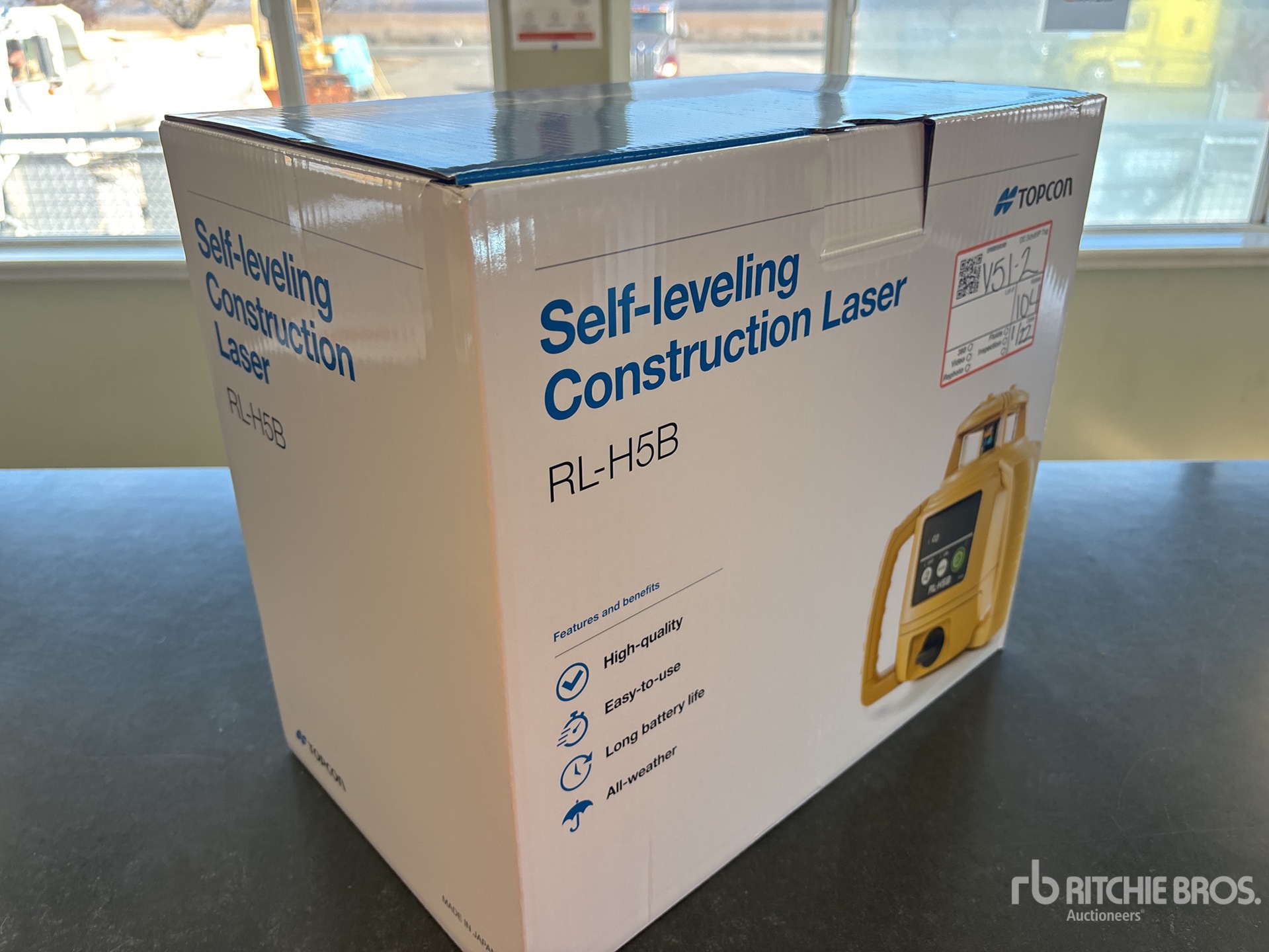 General Appearance with Picture, Right Front Corner