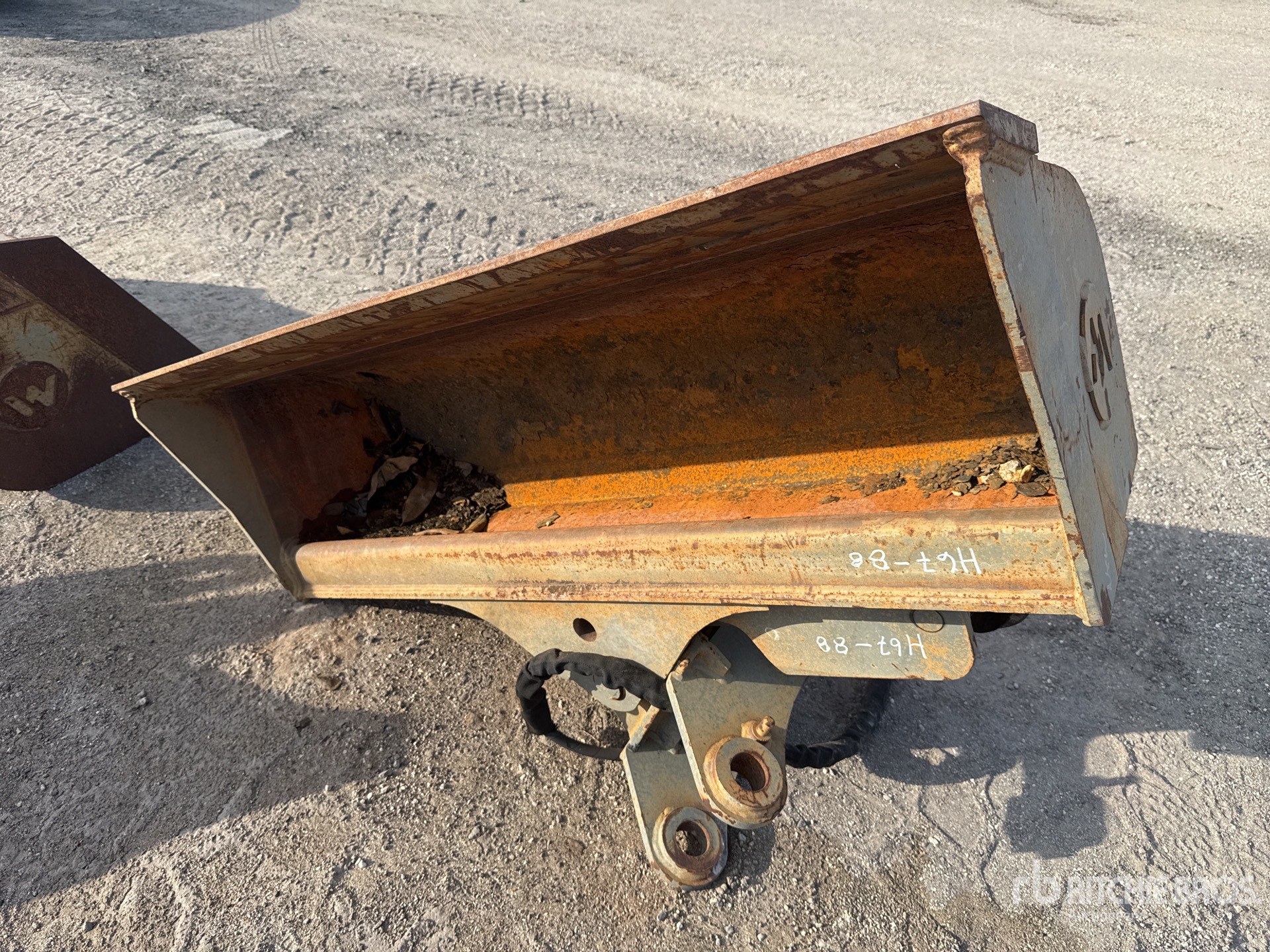 General Appearance with Image, coin avant gauche