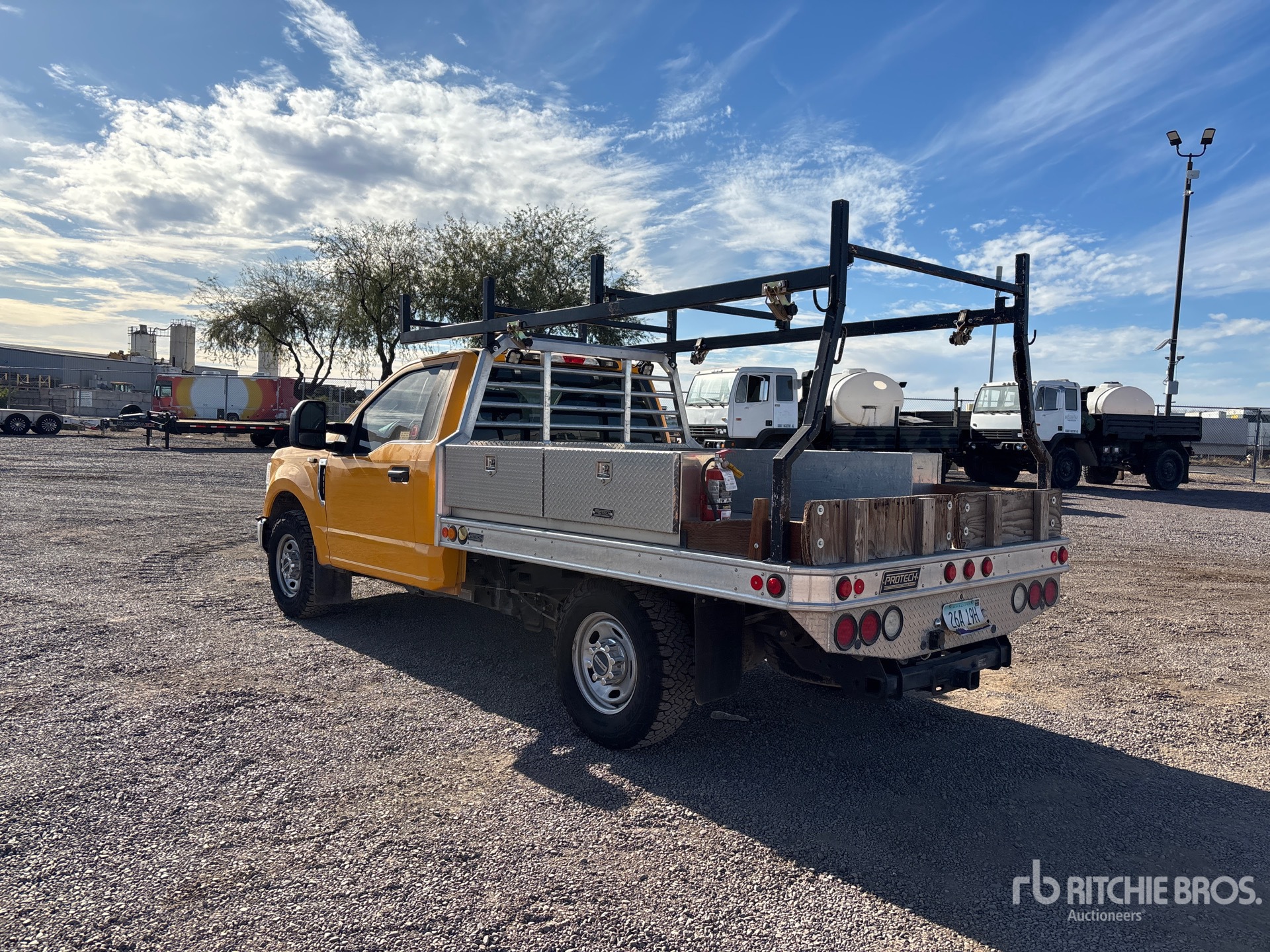 General Appearance with Imagen: esquina trasera izquierda