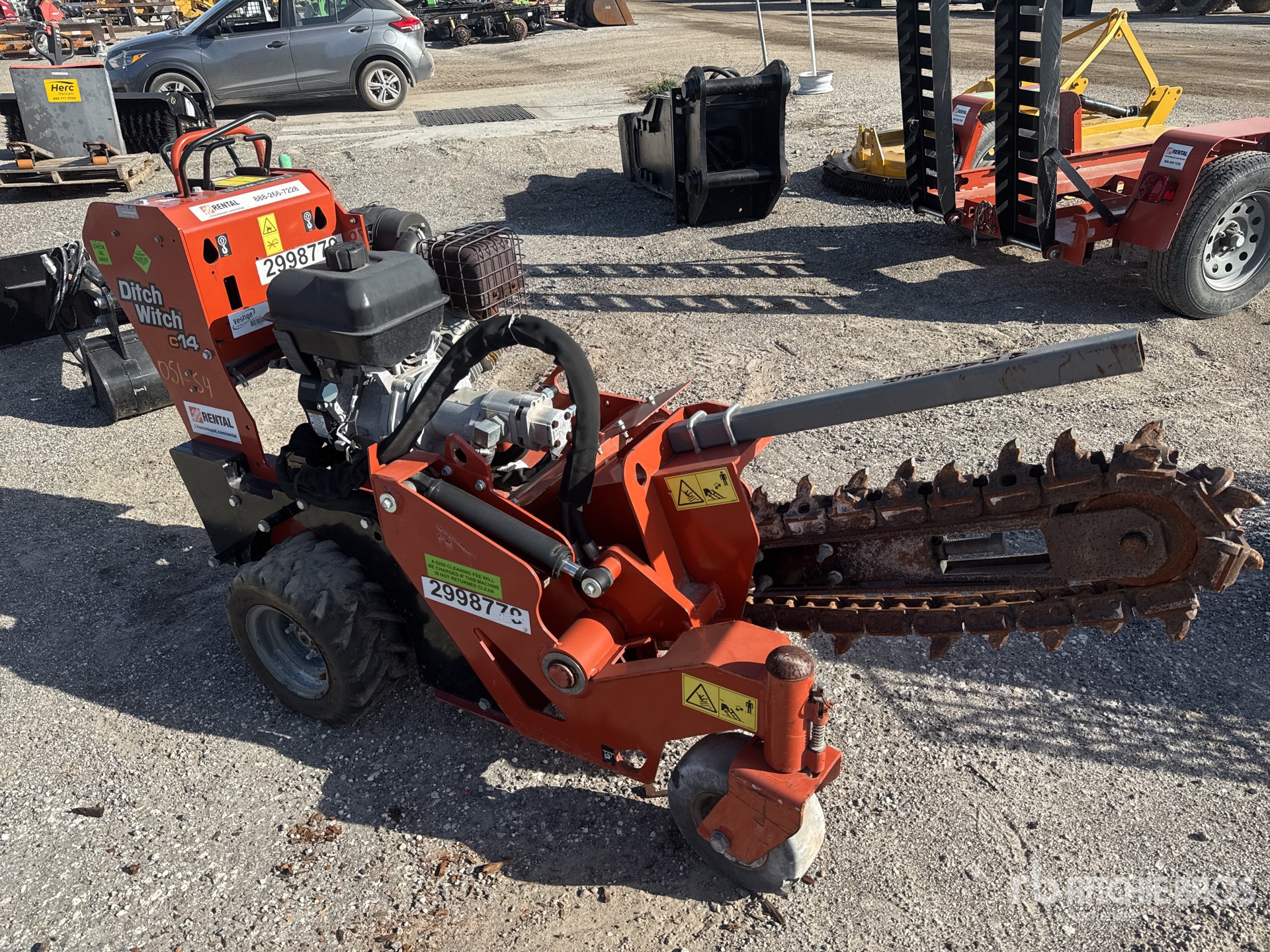 General Appearance with Picture, Right Front Corner