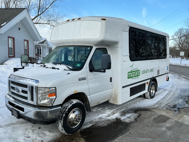 2013 Ford E-450 4x2 12-Seat Mini Bus